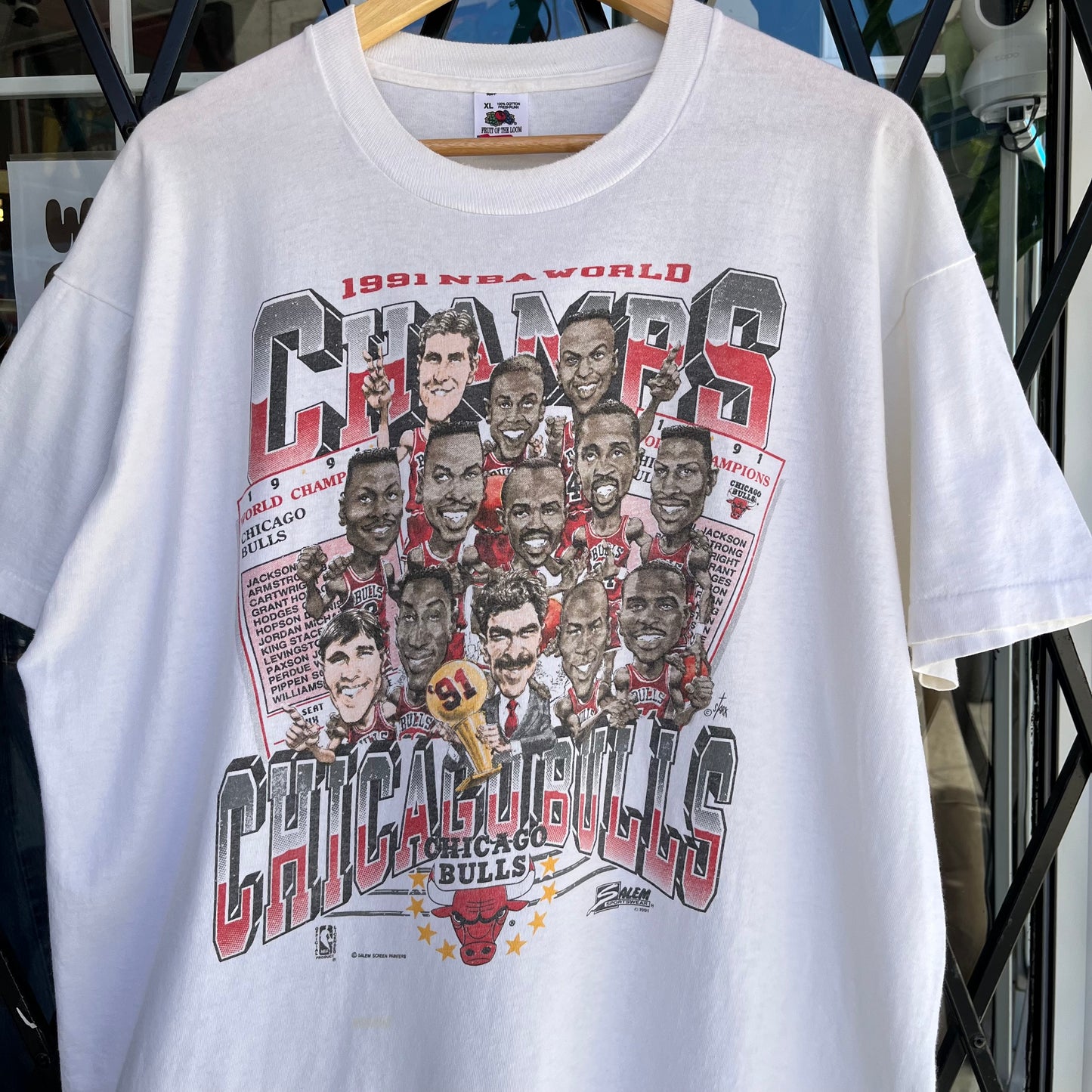 1991 Chicago Bulls Championship Bobble Head Tee - Size XL