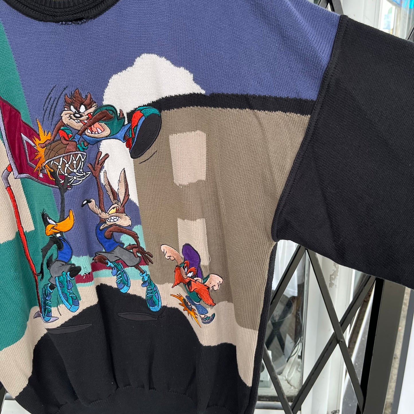 Vintage Looney Tunes Knitted Sweater - Size XL