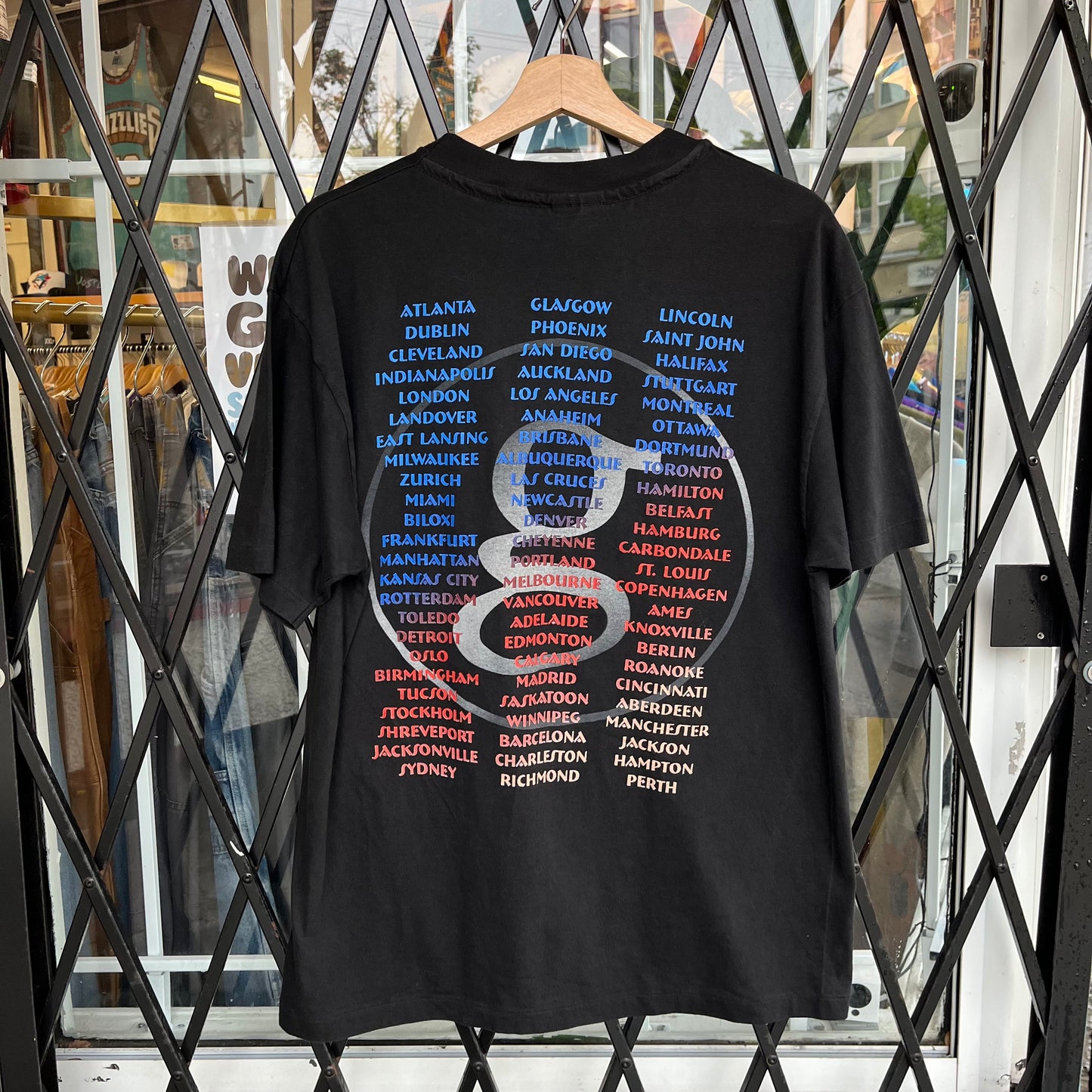 Deadstock 1996 Garth Brooks World Tour Tee - Size L