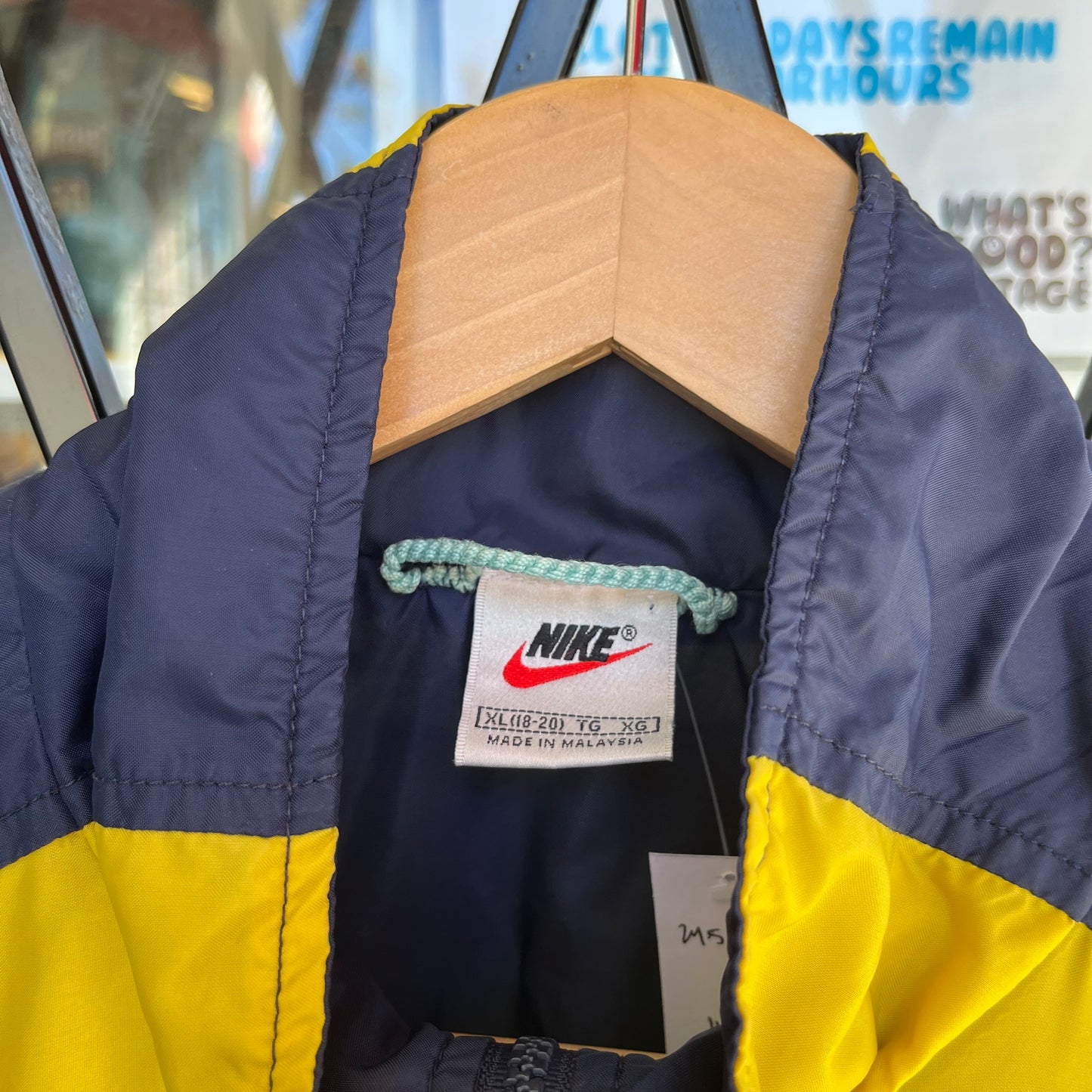 Vintage Nike Windbreaker - Size Youth XL