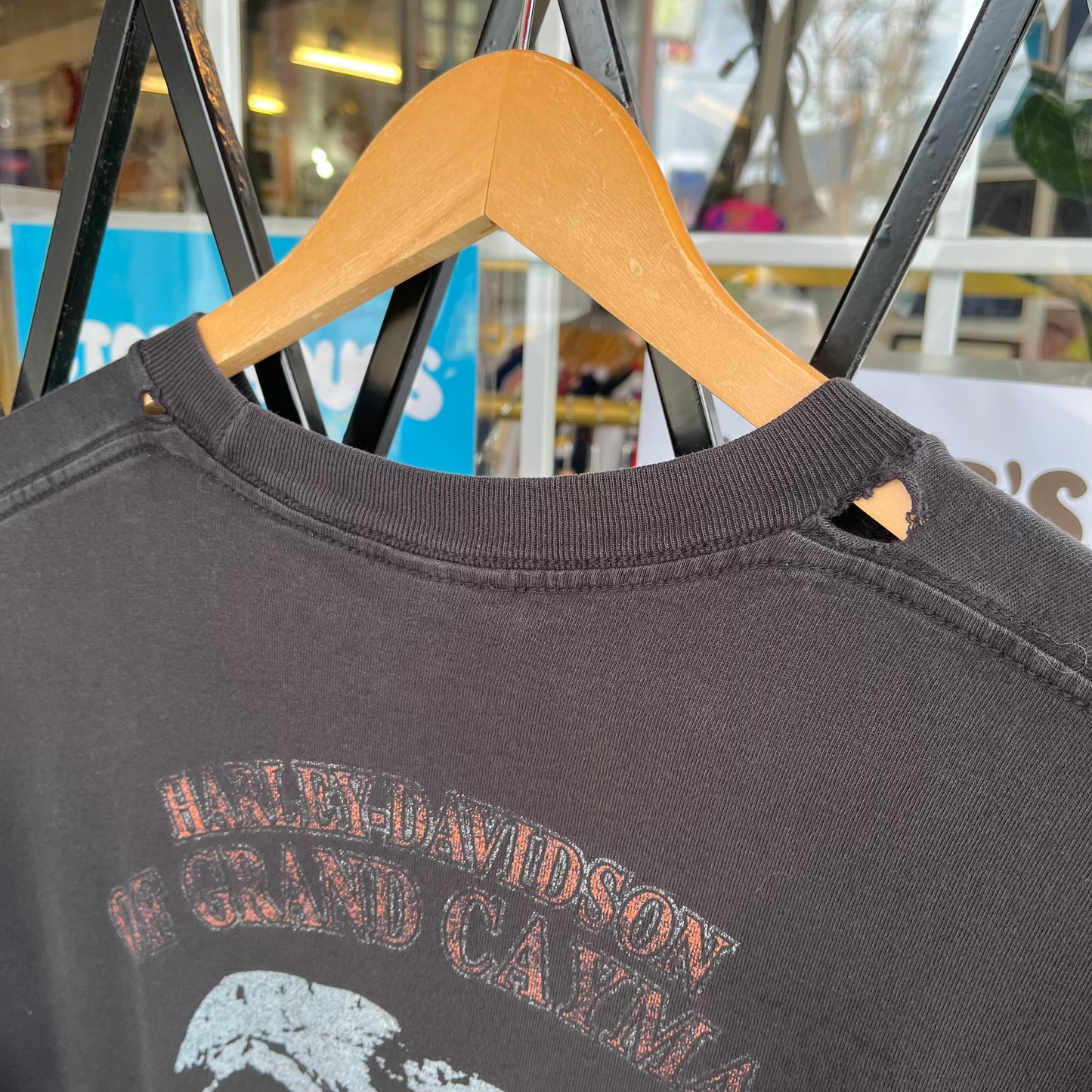 Harley Davidson Cayman Islands Tee - Size L