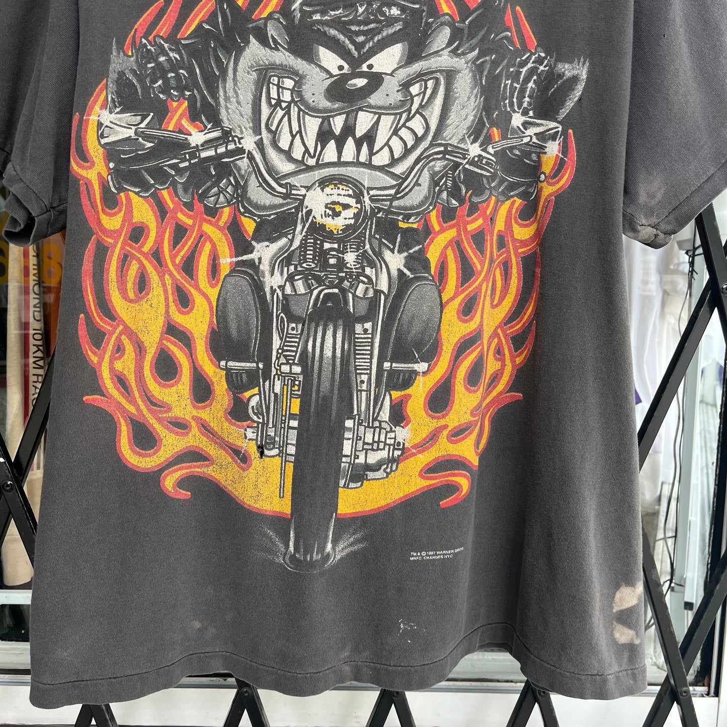 Distressed 1997 Harley Davidson x Taz Tee - Size XL