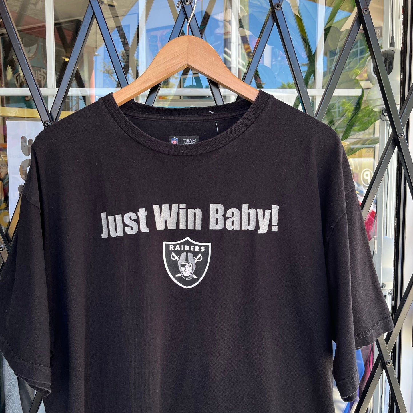 Oakland Raiders Tee - Size XL