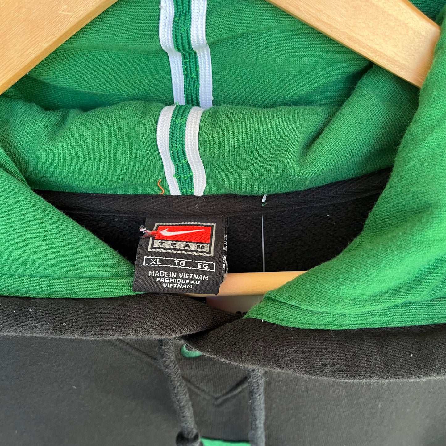 2000’s Nike Boston Celtics Hoodie - Size XL
