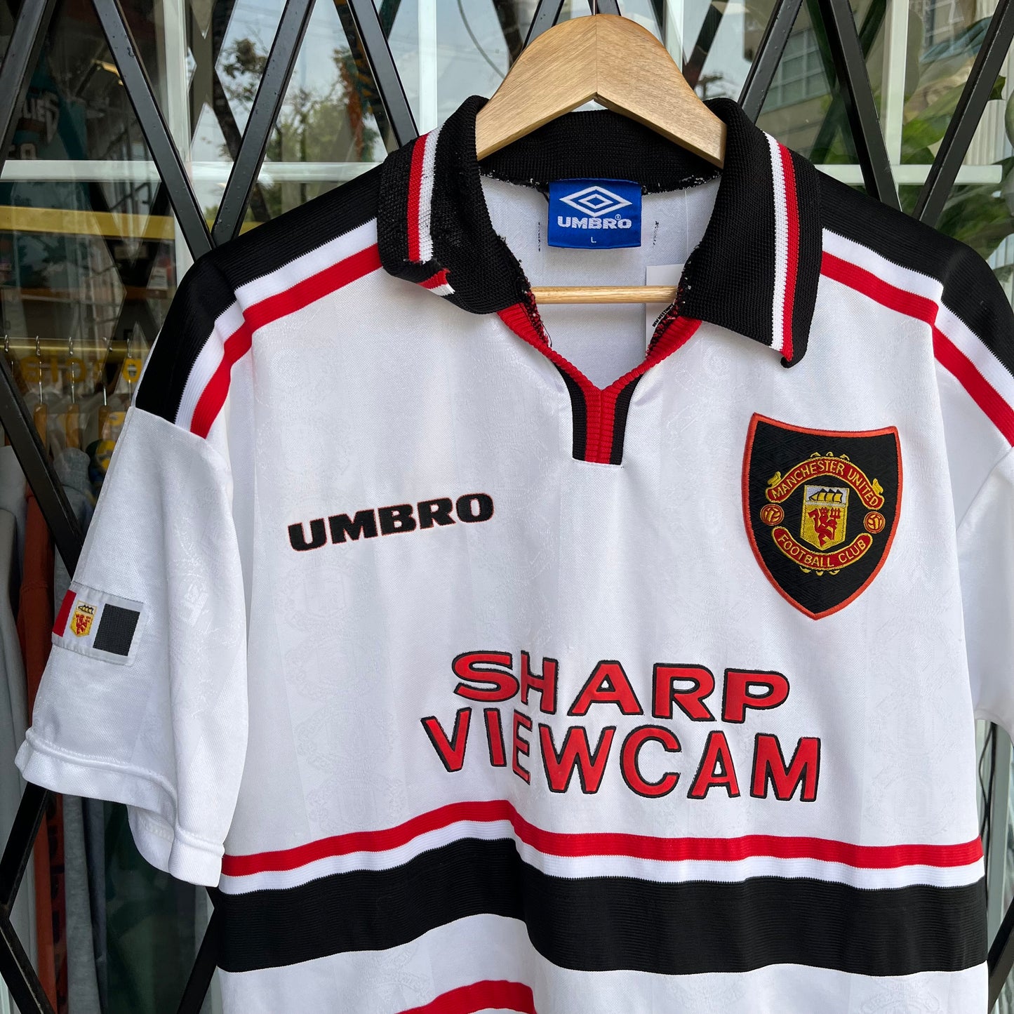 1997-99 Manchester United Jersey - Size L