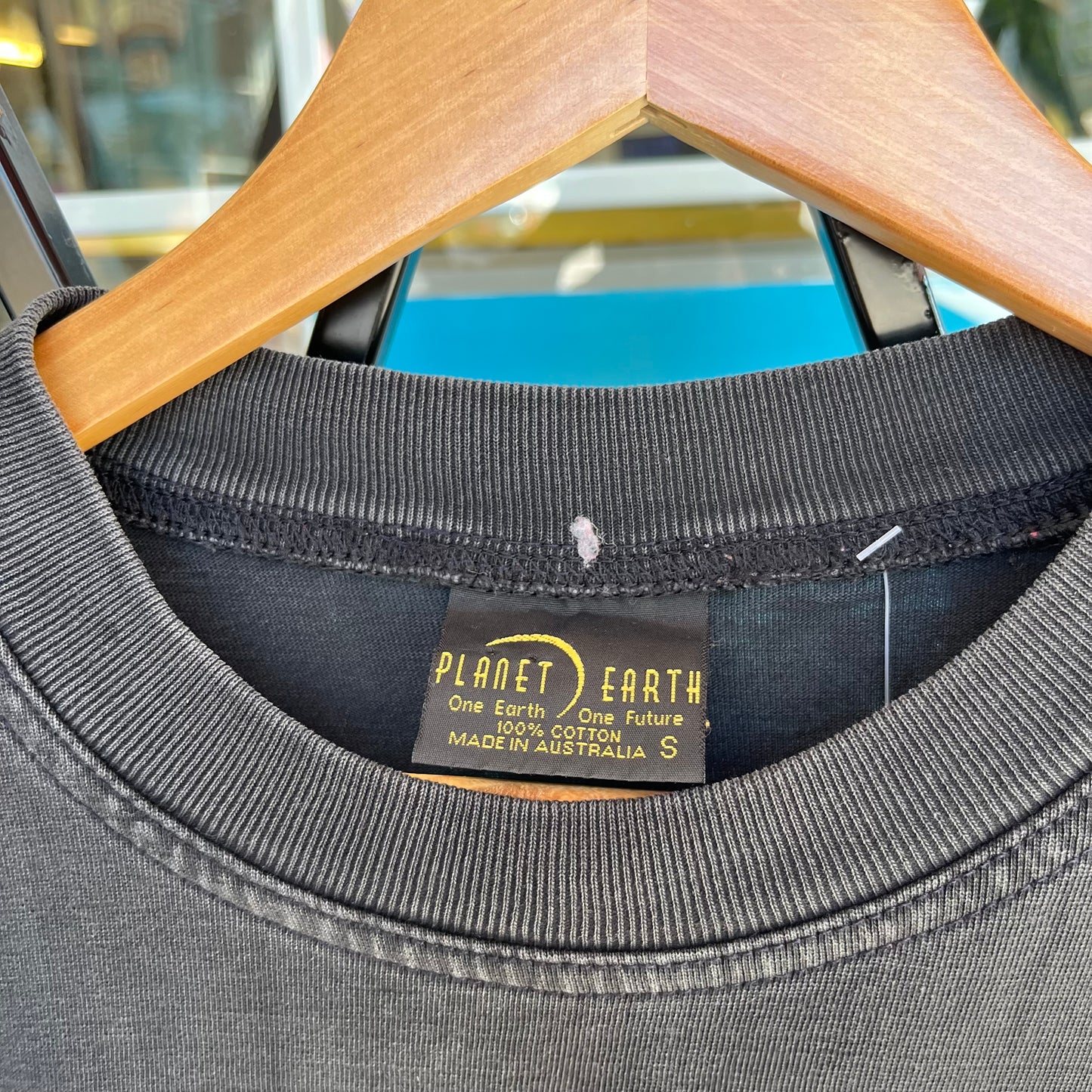 Vintage Planet Earth Wolf Pack Tee - Size S