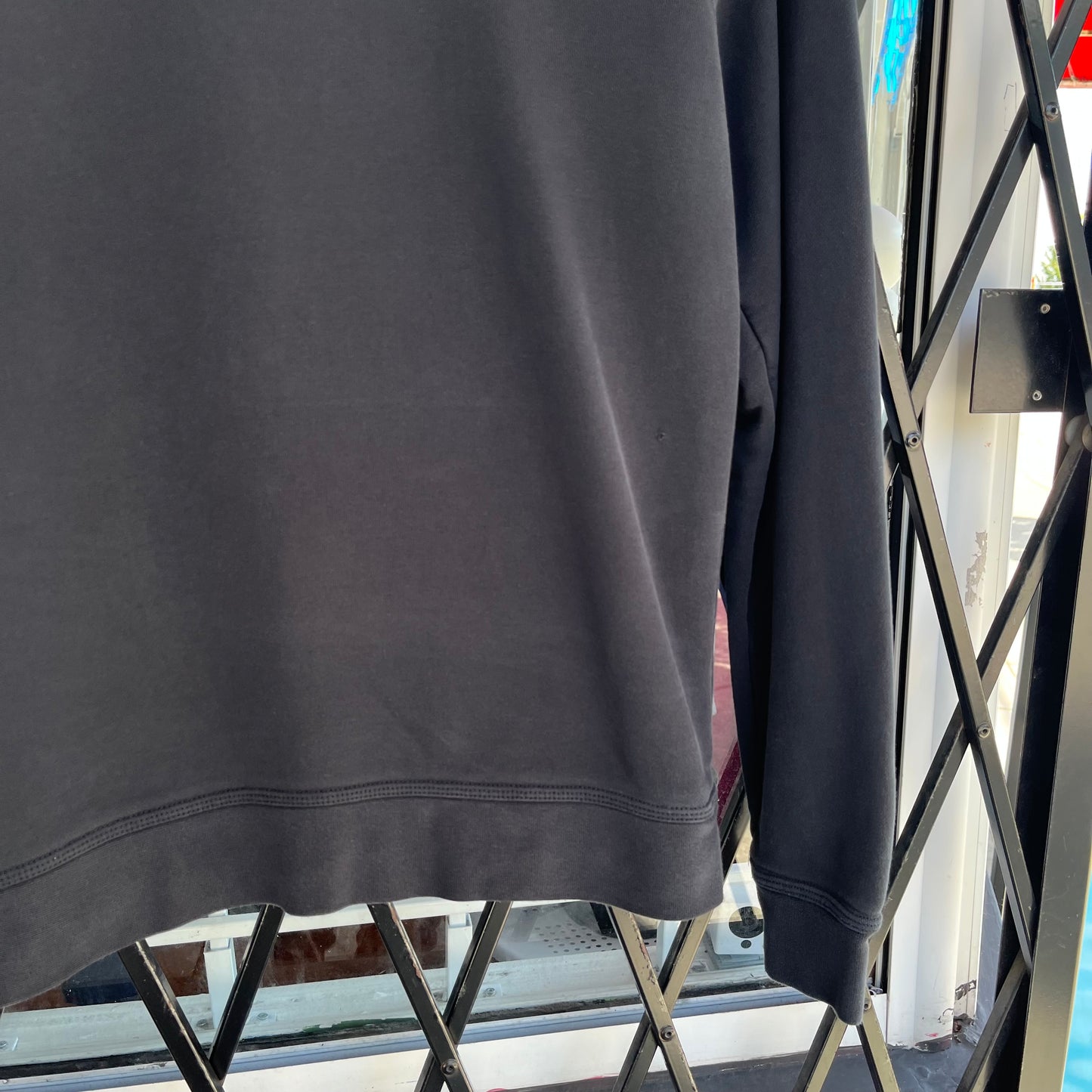 Nike Essential Crewneck - Size S