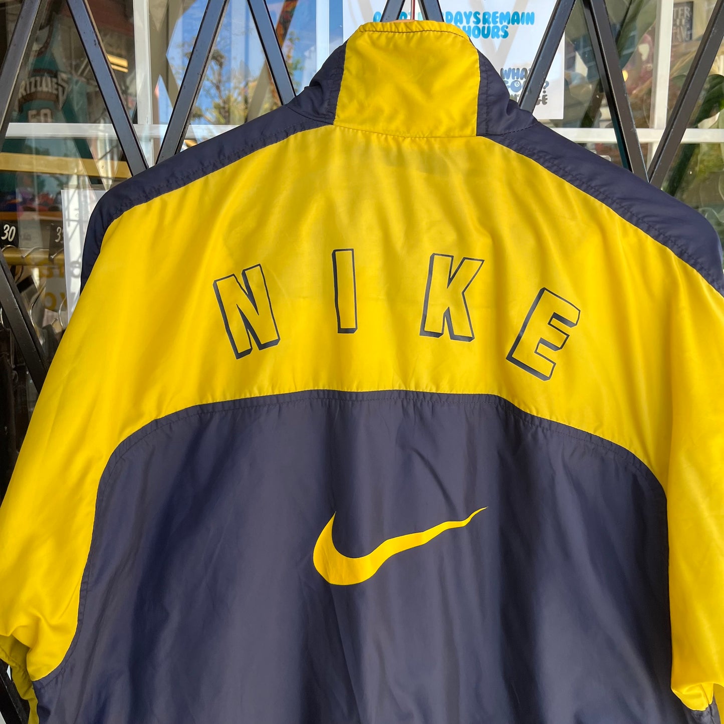 Vintage Nike Windbreaker - Size Youth XL