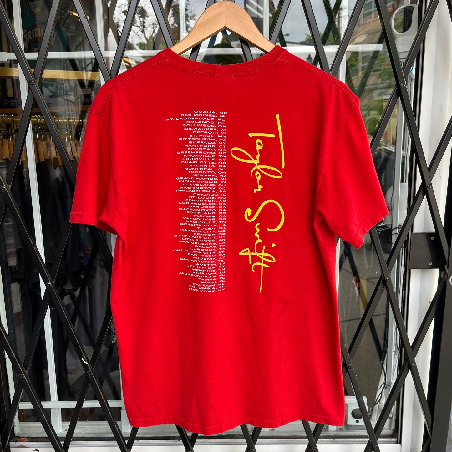 2011 Taylor Swift Speak Now Tour Tee - Size M