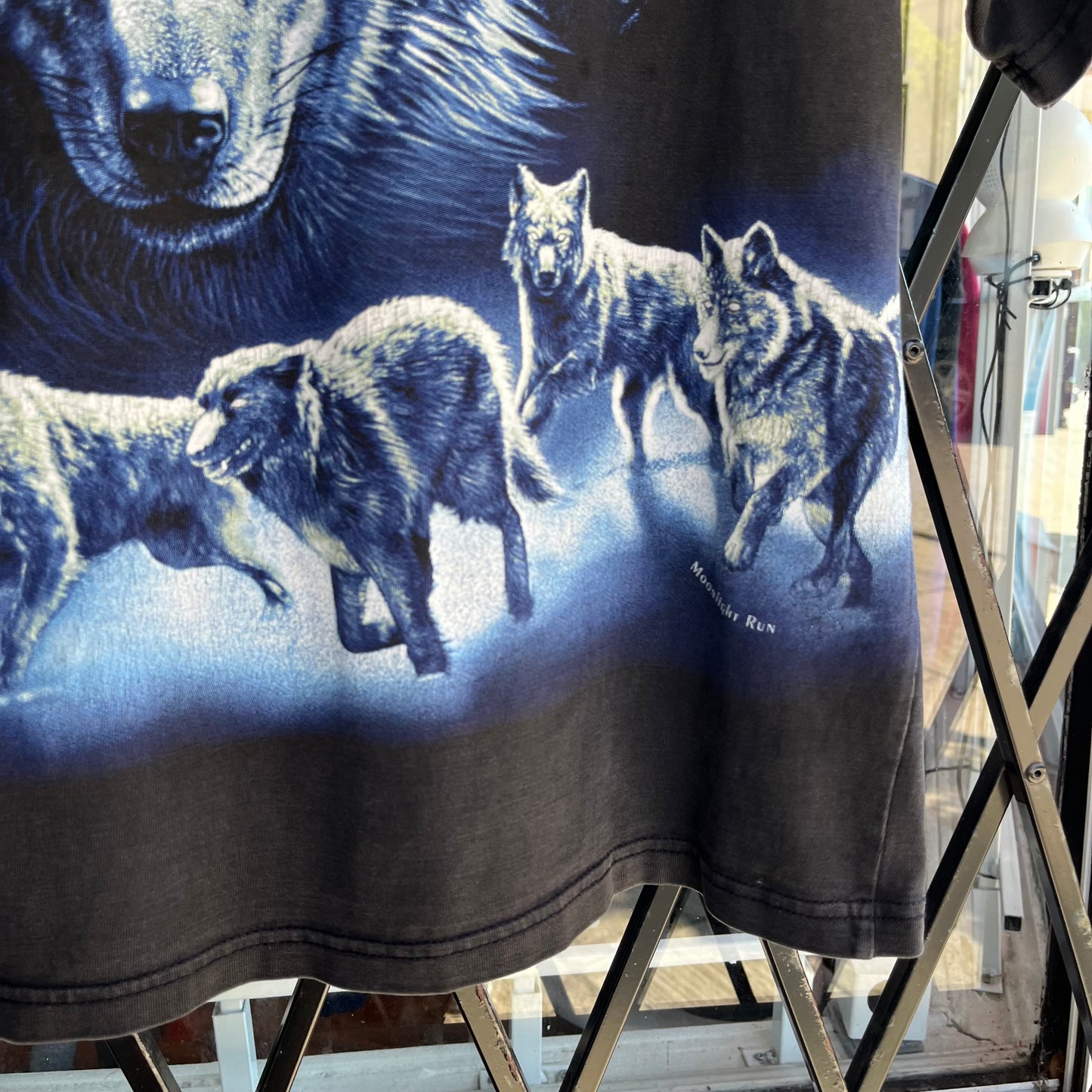 Vintage Planet Earth Wolf Pack Tee - Size S