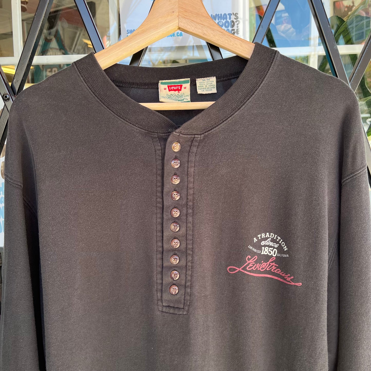 Vintage Levi’s Long Sleeve Shirt - Size M