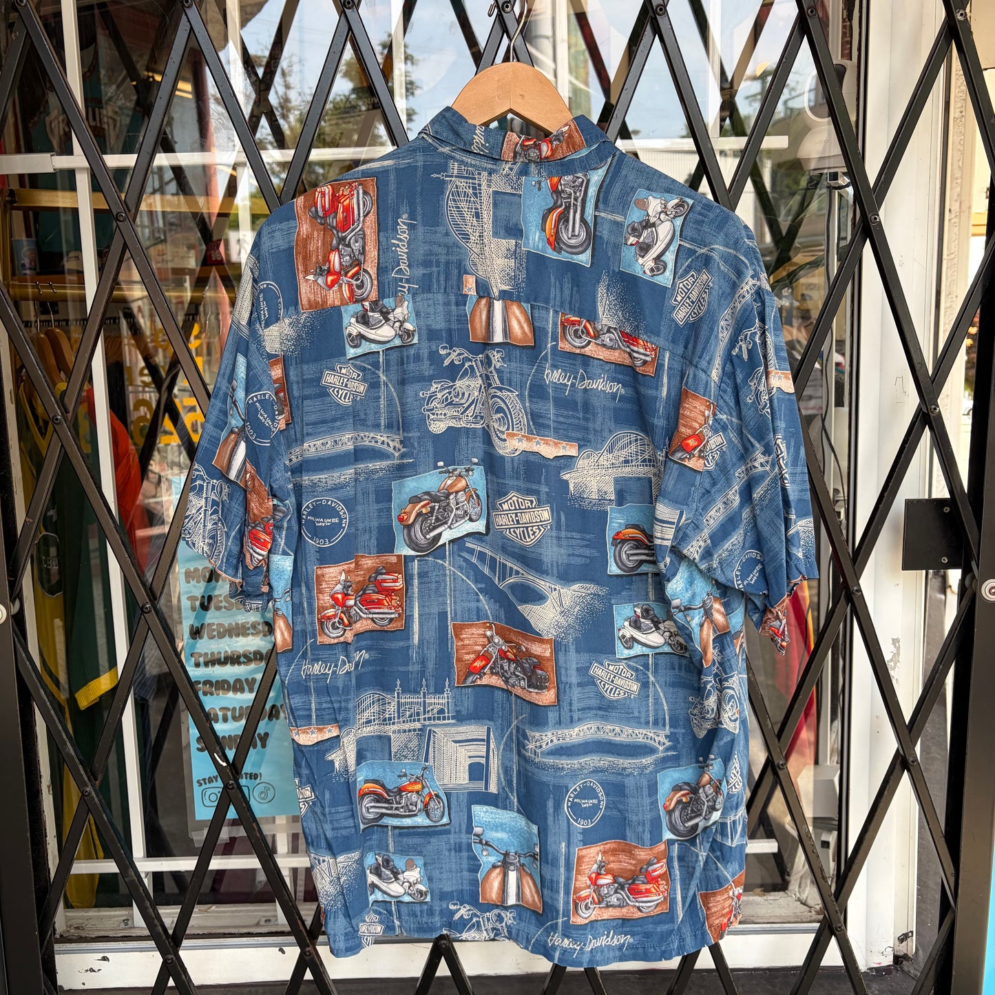 Harley Davidson Short Sleeve Button Up Shirt - Size L