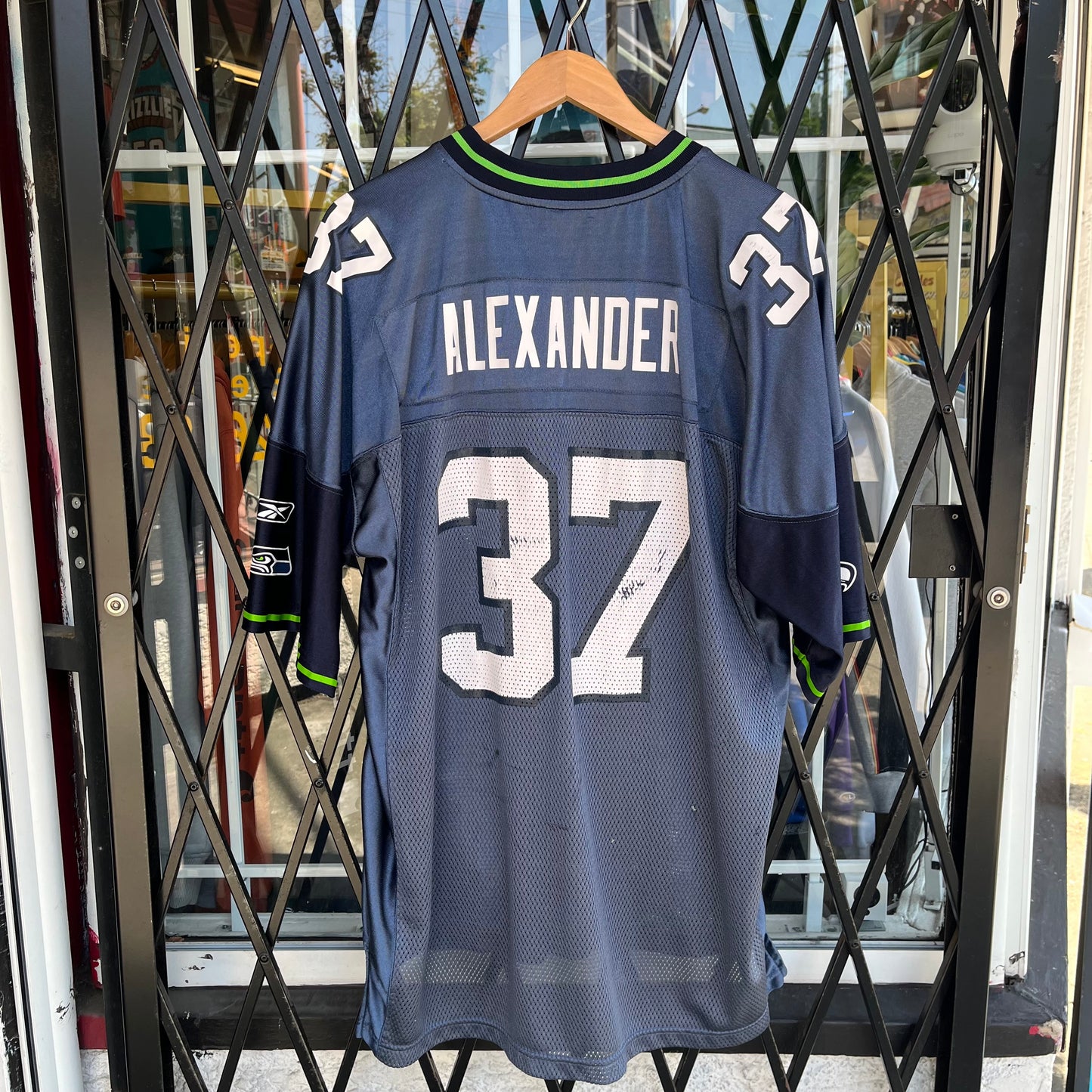 Seattle Seahawks Shaun Alexander Jersey - Size XL
