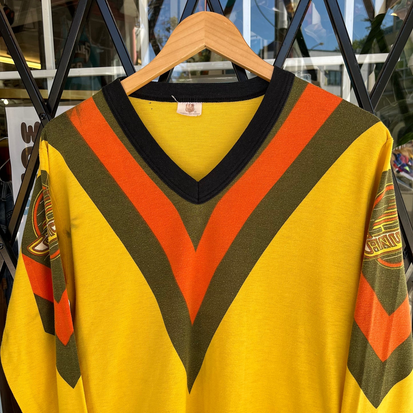 1980’s Vancouver Canucks Long Sleeve - Size L
