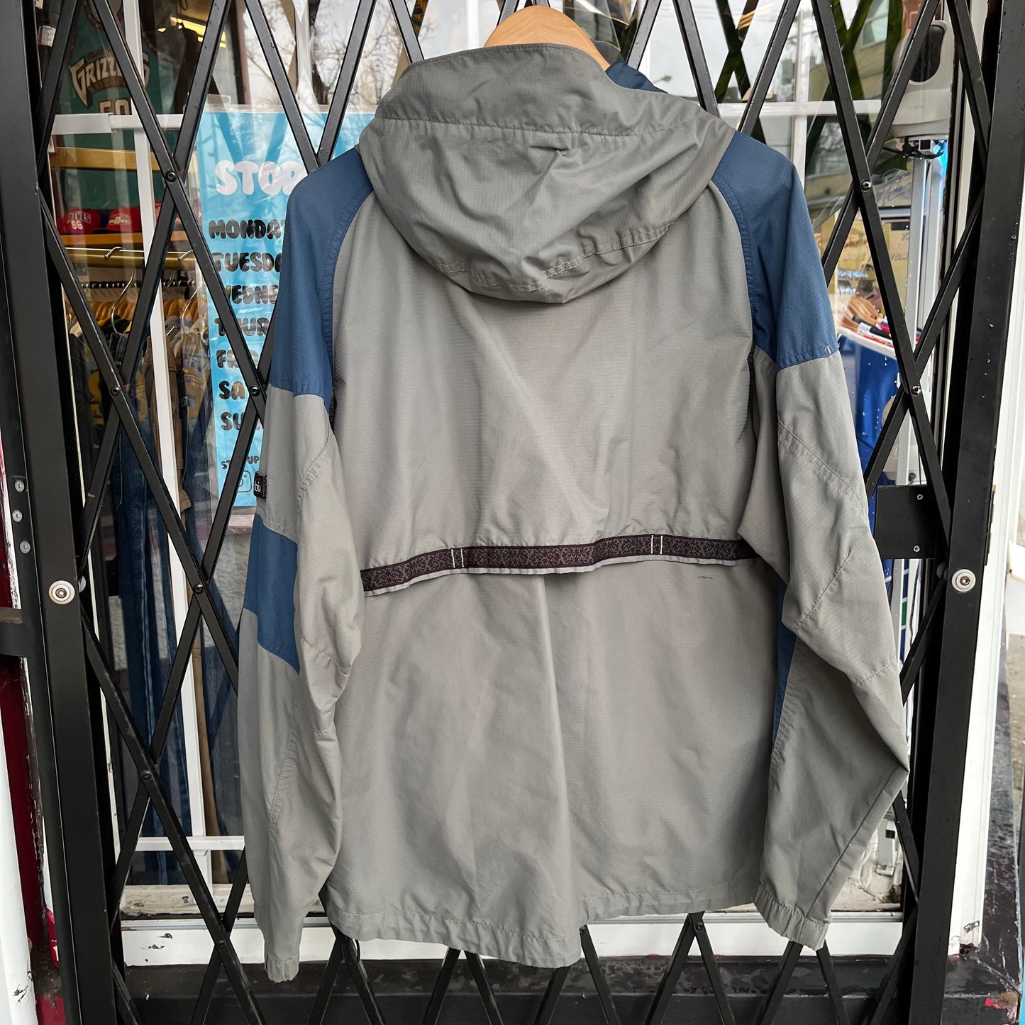 Vintage Columbia Pullover Windbreaker - Size M