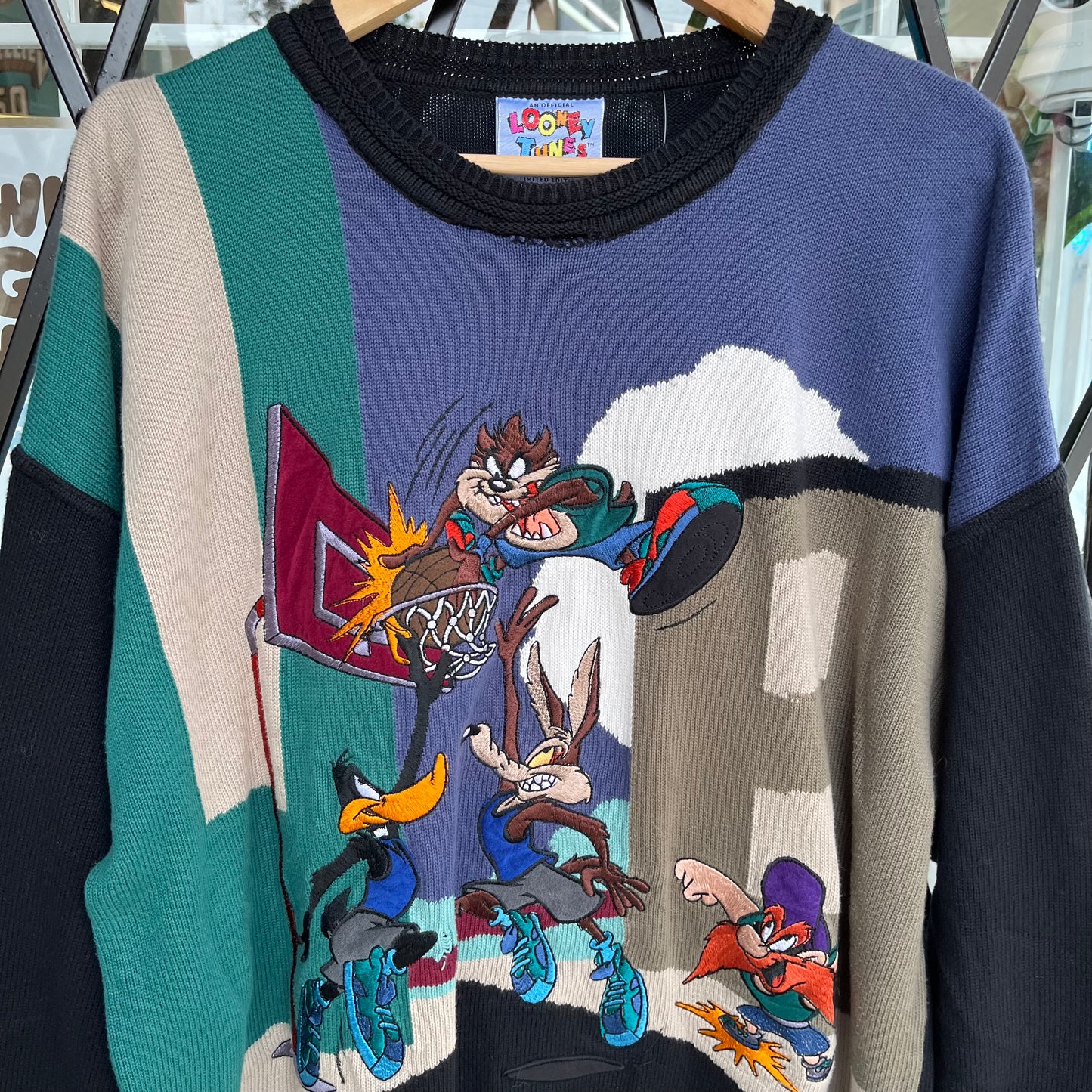 Vintage Looney Tunes Knitted Sweater - Size XL