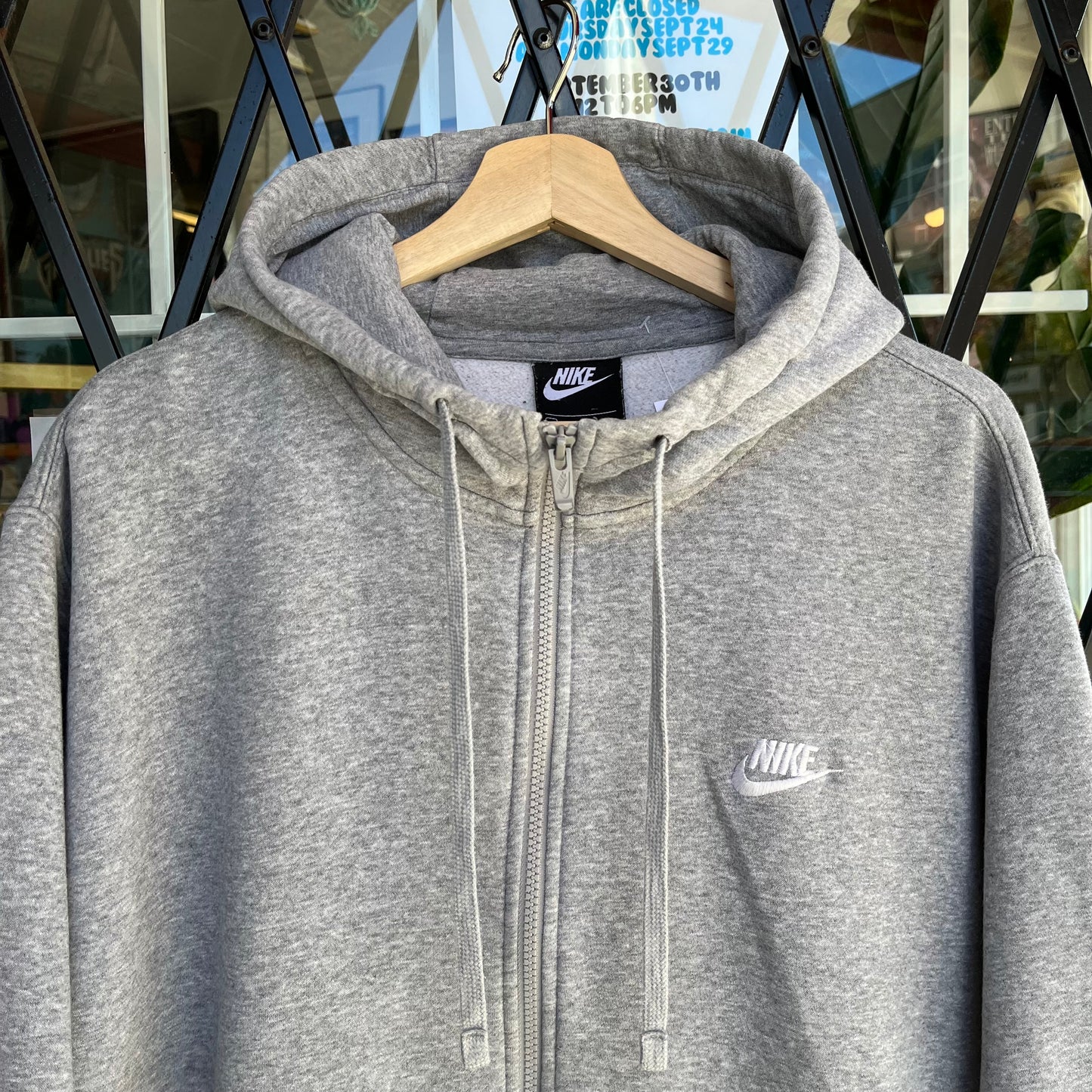 Nike Basic Hoodie - Size XL