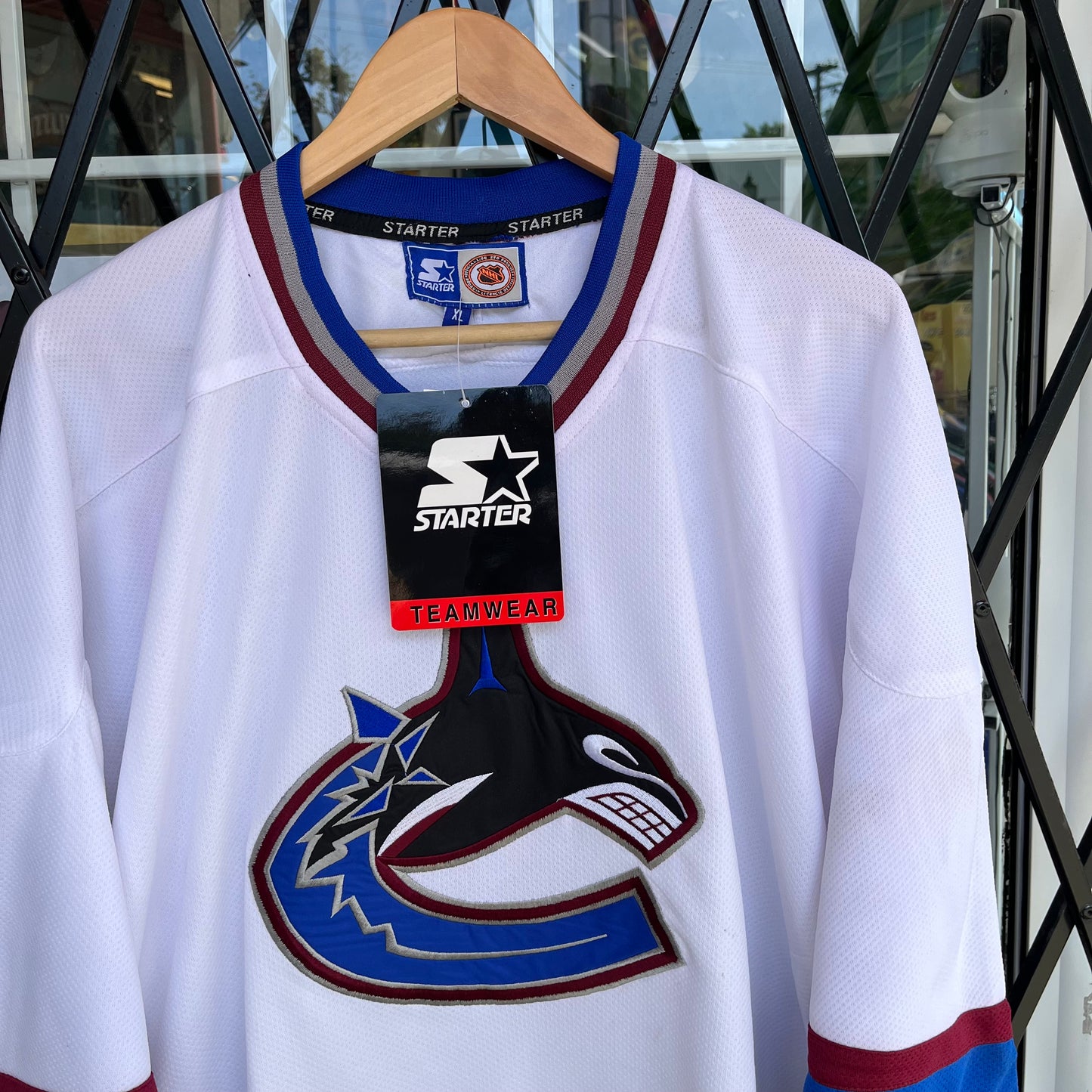 Vintage Starter Vancouver Canucks Jersey - Size XL