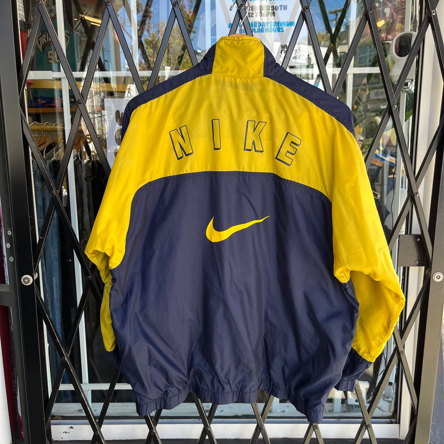 Vintage Nike Windbreaker - Size Youth XL