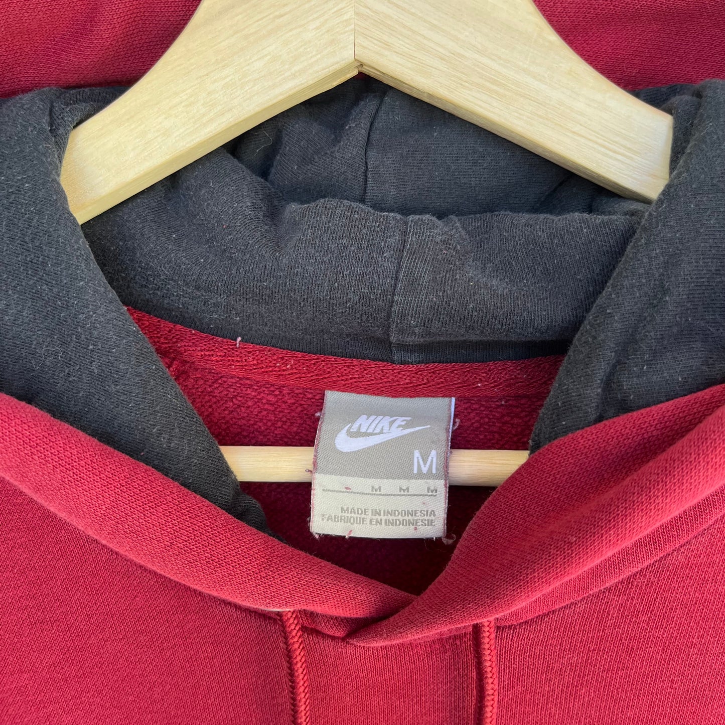Vintage Nike Essential Hoodie - Size M