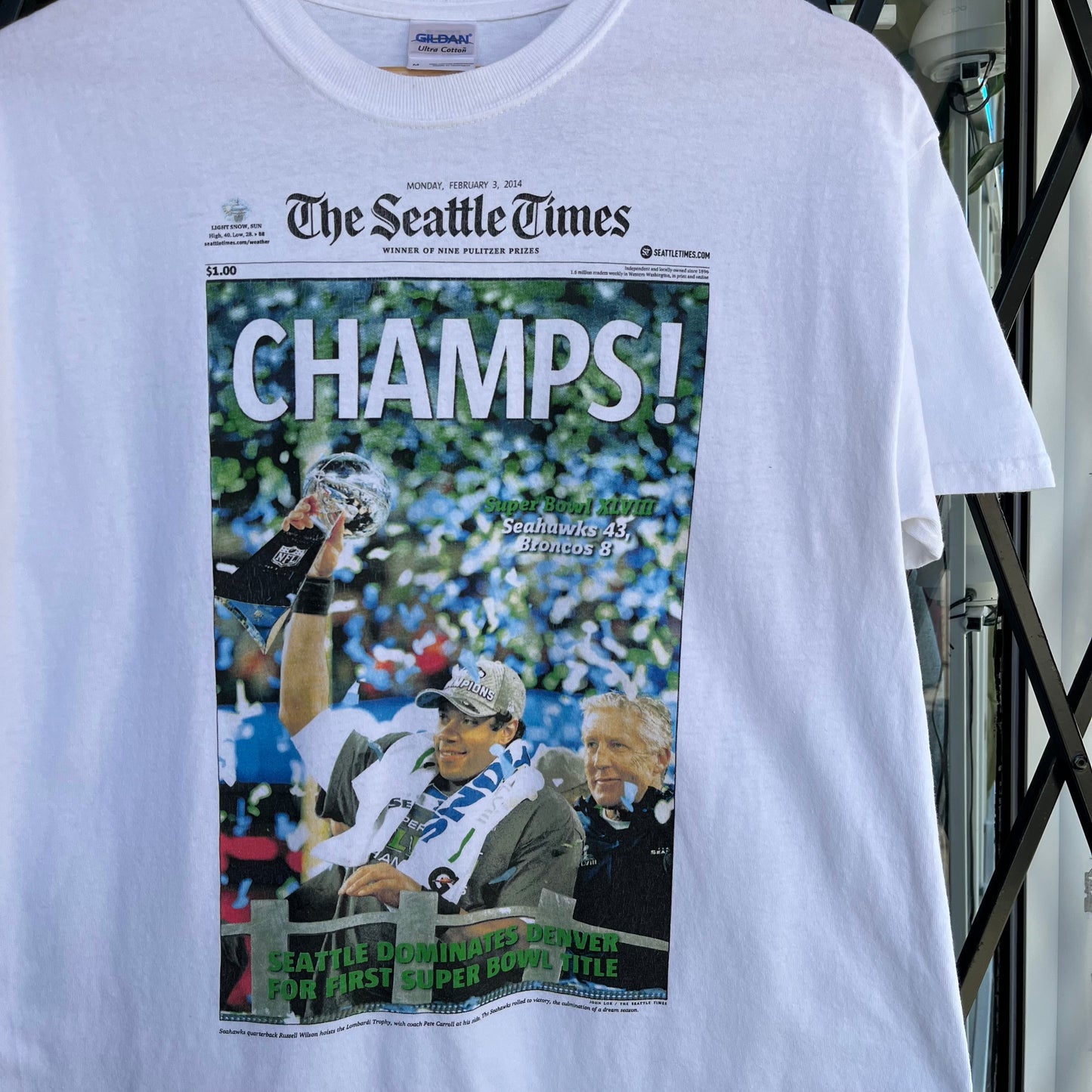 2014 Front Page Seahawks Super Bowl Champs Tee - Size M