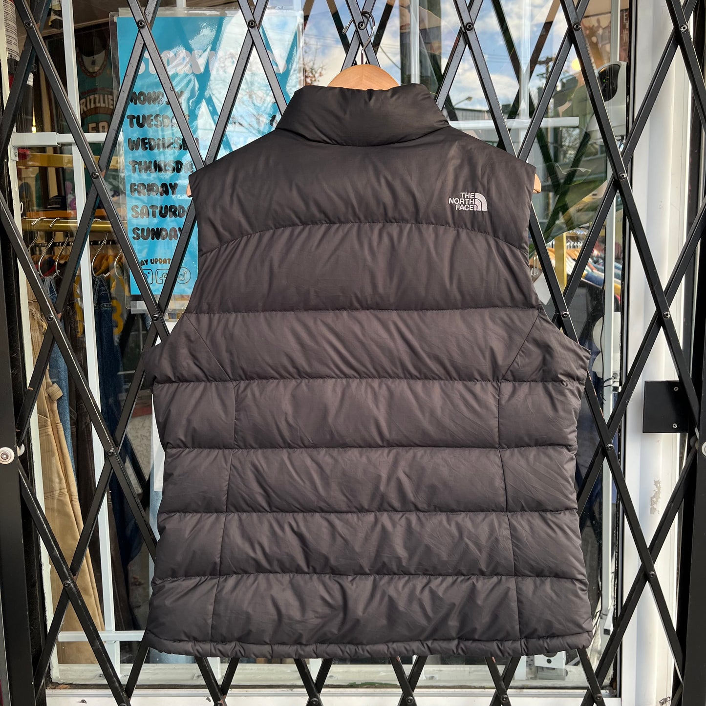 The North Face 700 Light Puffer Vest - Size Women’s XL