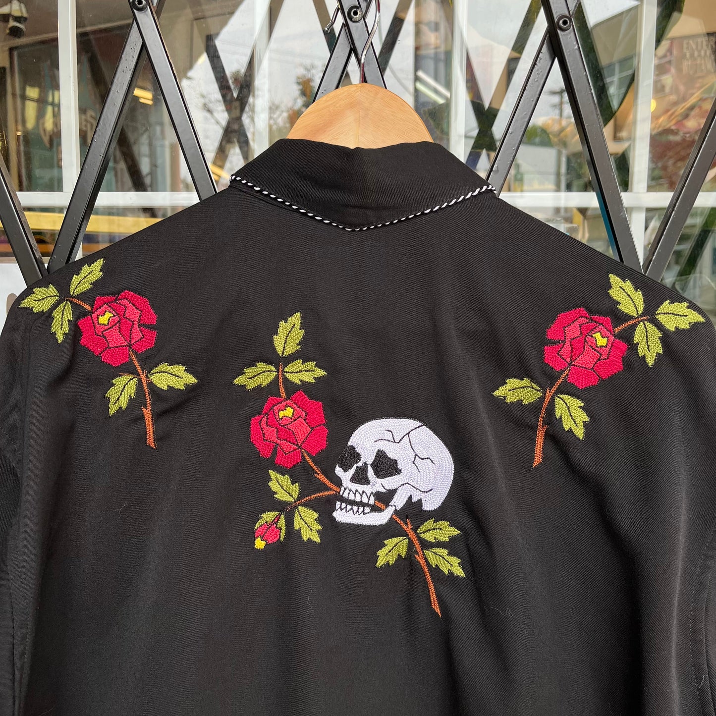 Brooks & Dunn Embroidered Skulls and Roses Button Up Shirt - Size XL