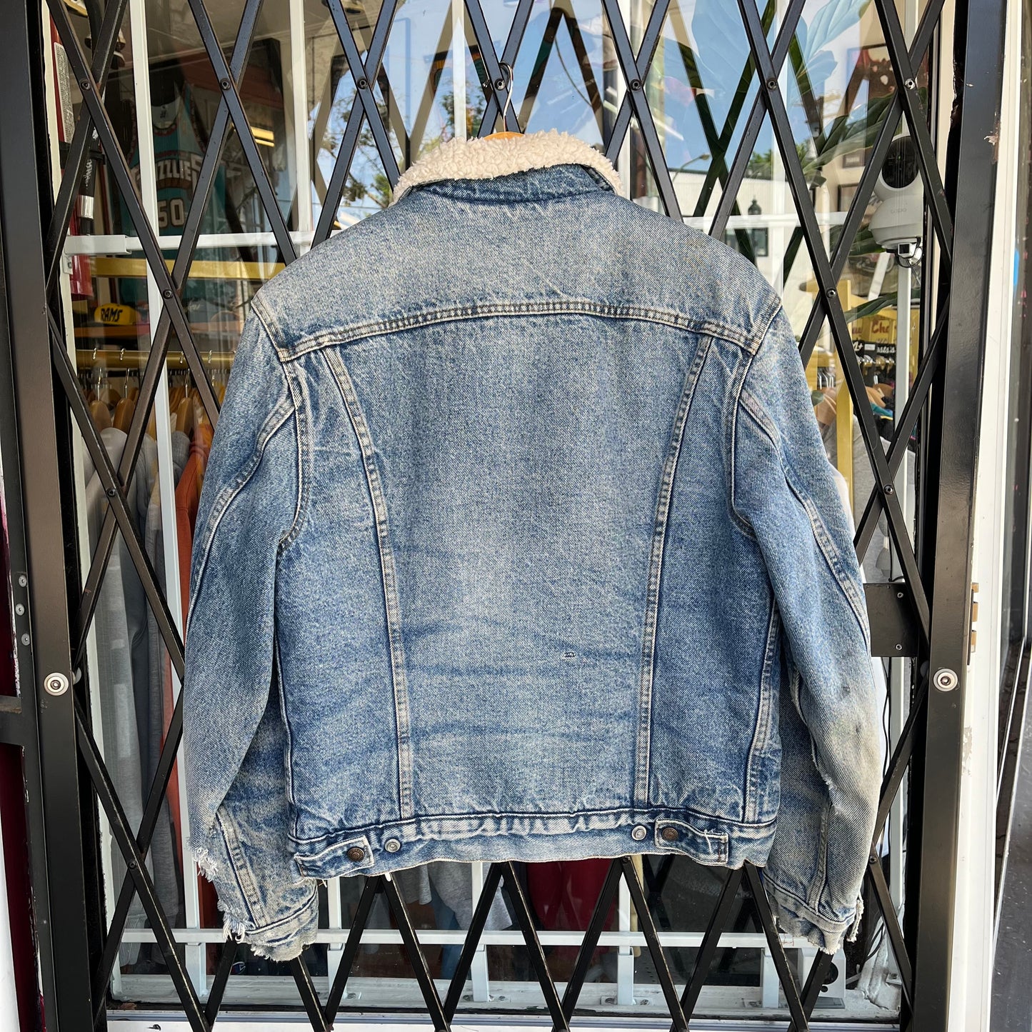 Vintage Levi’s Denim Sherpa Jacket - Size L