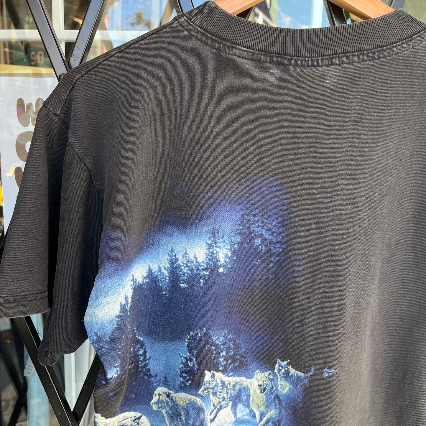 Vintage Planet Earth Wolf Pack Tee - Size S