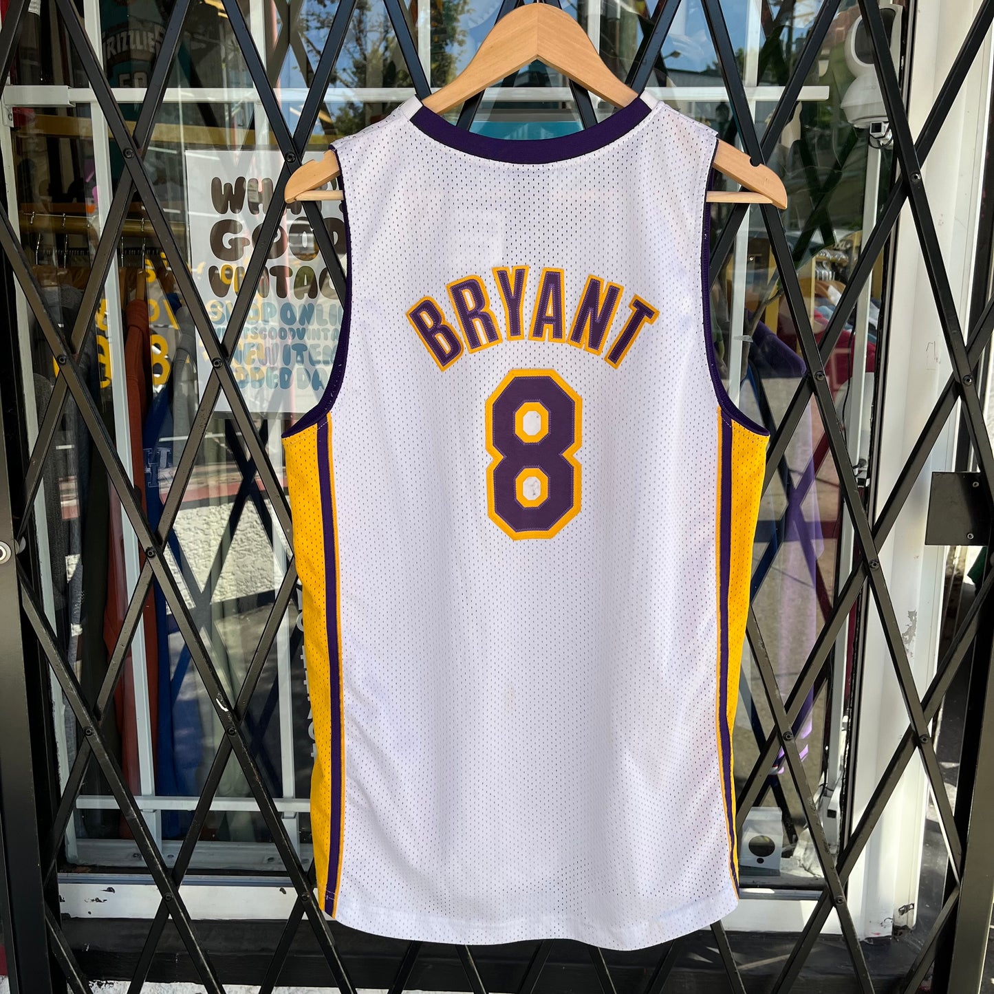 Retro Nike Kobe Bryant Lakers Jersey - Size Youth XL