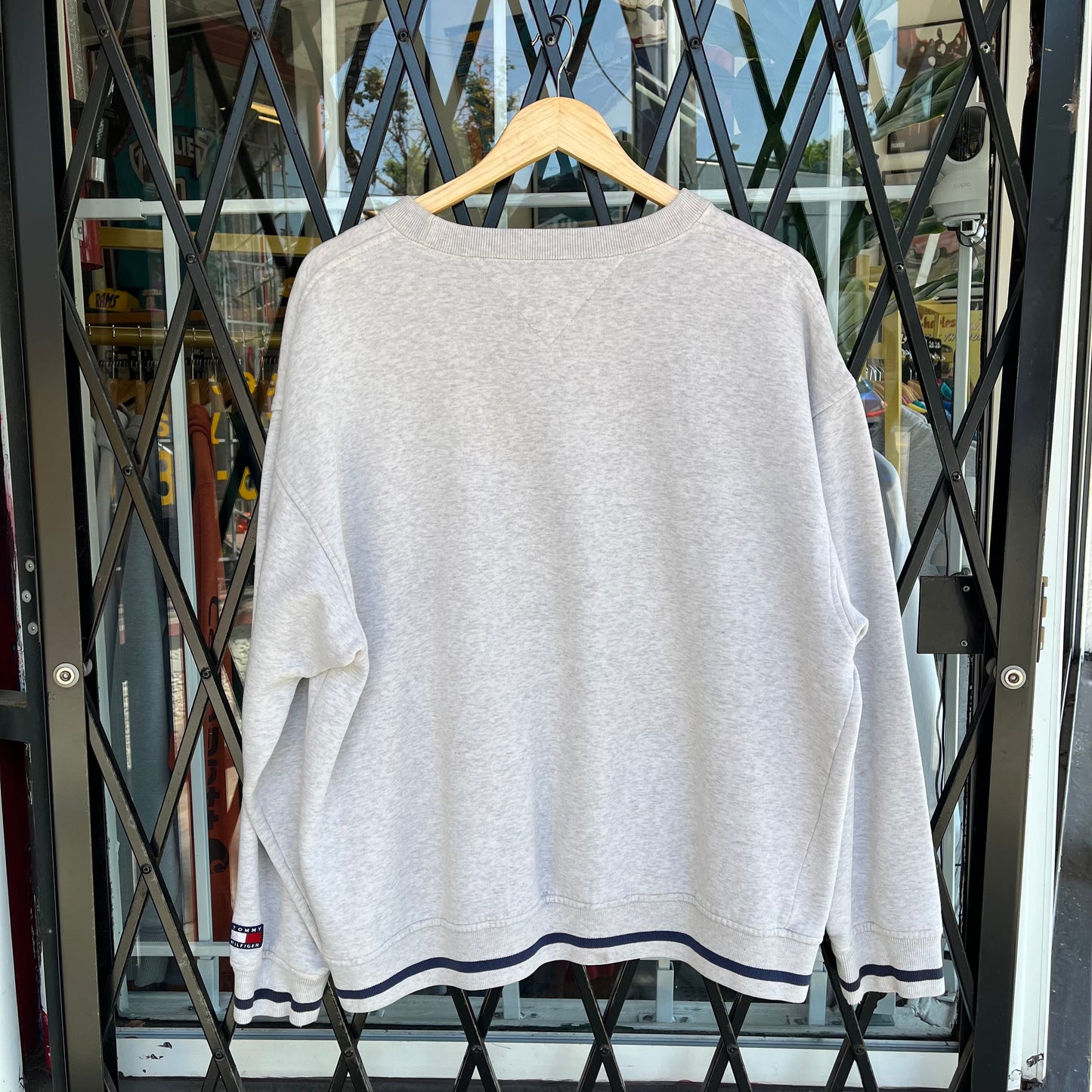 Vintage 90s Tommy Hilfiger Crewneck - Size L