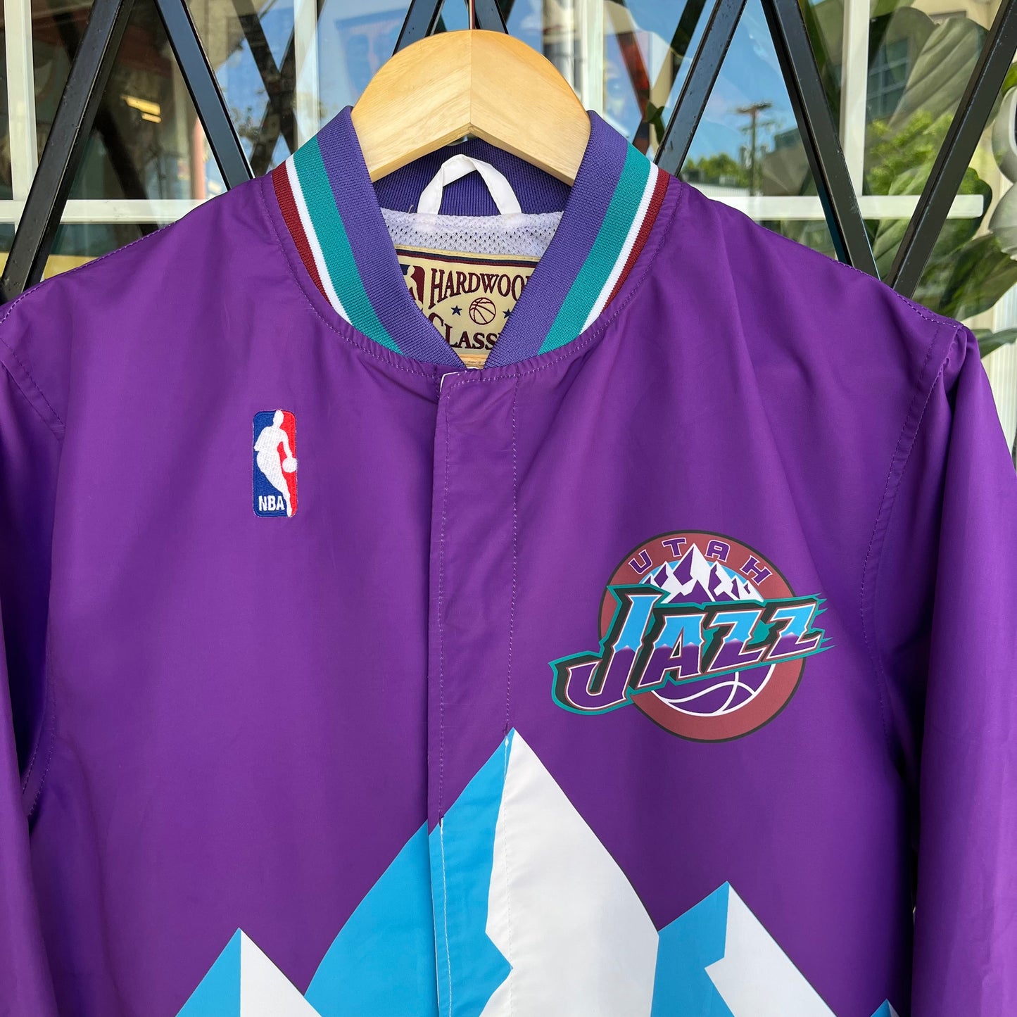 Mitchell & Ness Utah Jazz Throwback Warm Up Jacket - Size Youth L
