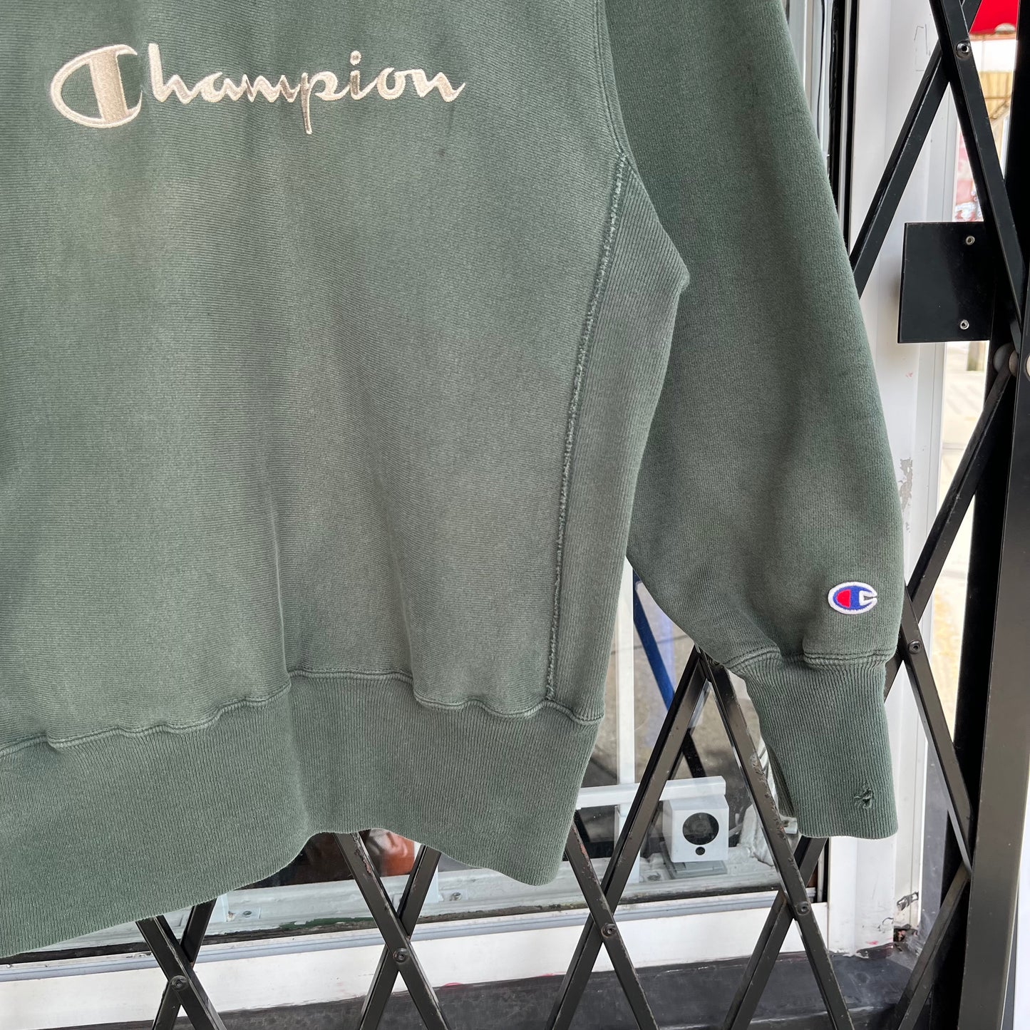 Vintage Champion Reverse Weave Crewneck - Size M