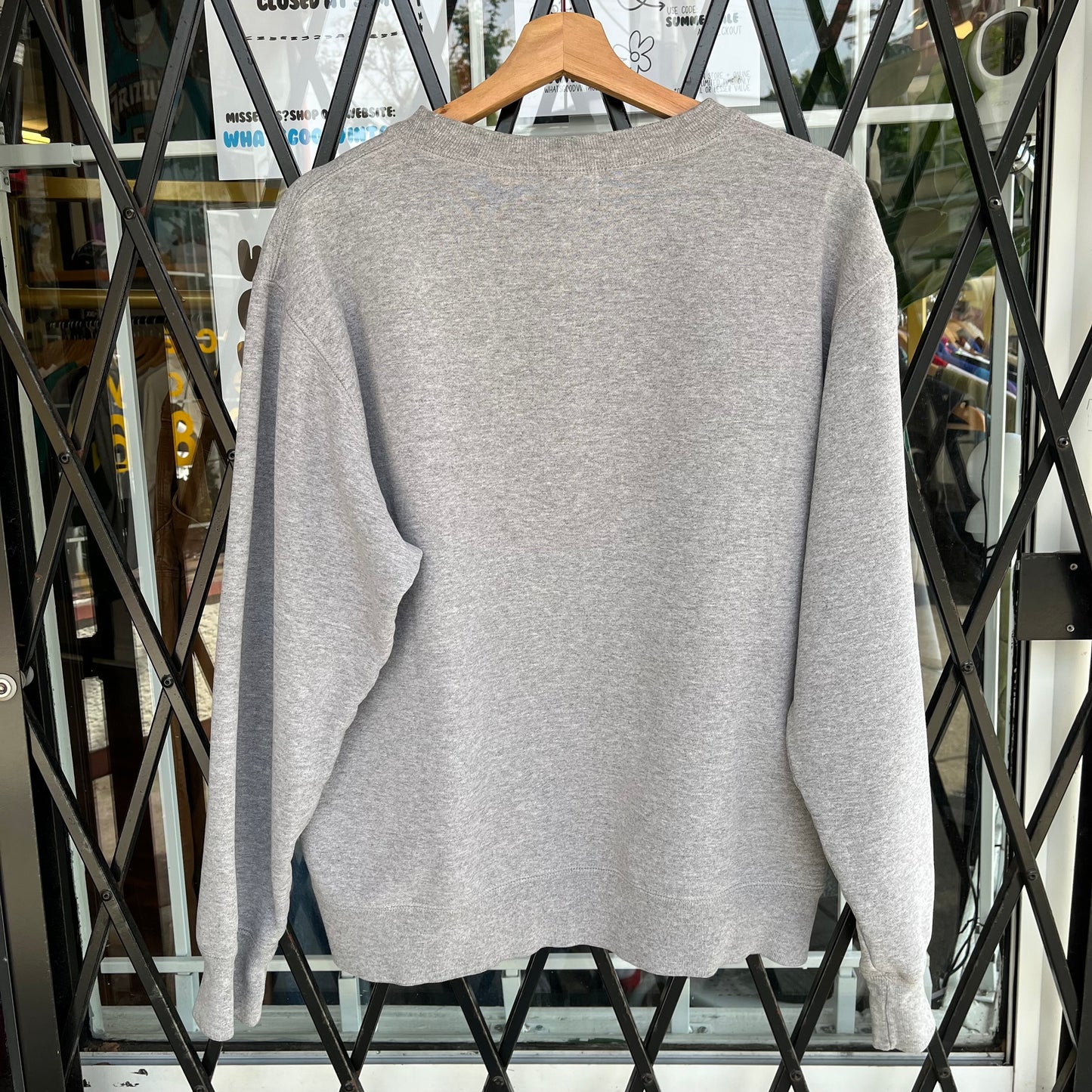 Vintage Roots Basic Crewneck - Size M