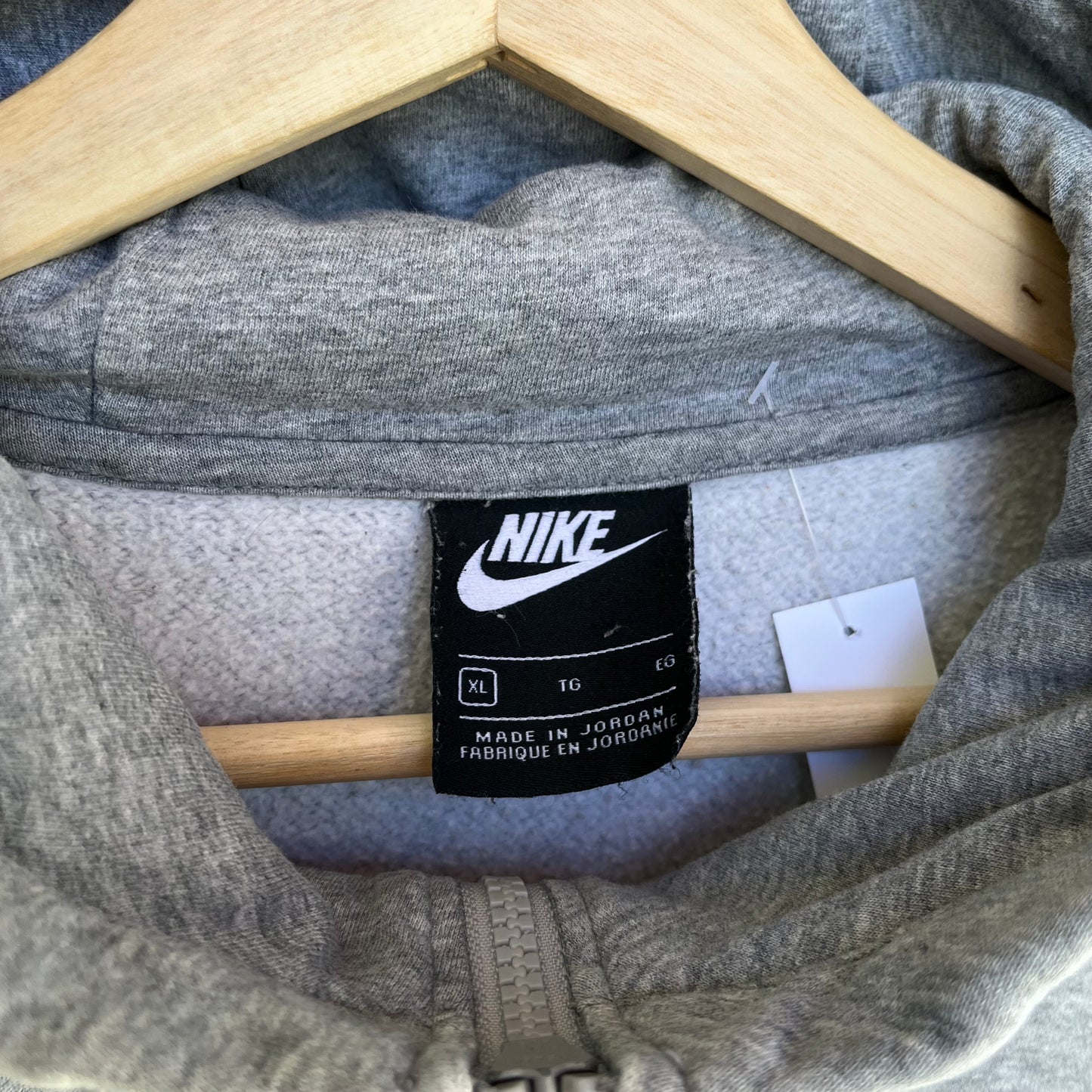 Nike Basic Hoodie - Size XL
