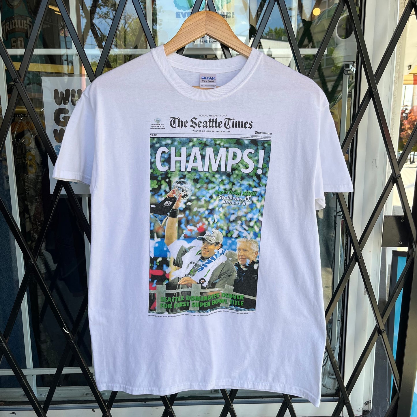 2014 Front Page Seahawks Super Bowl Champs Tee - Size M