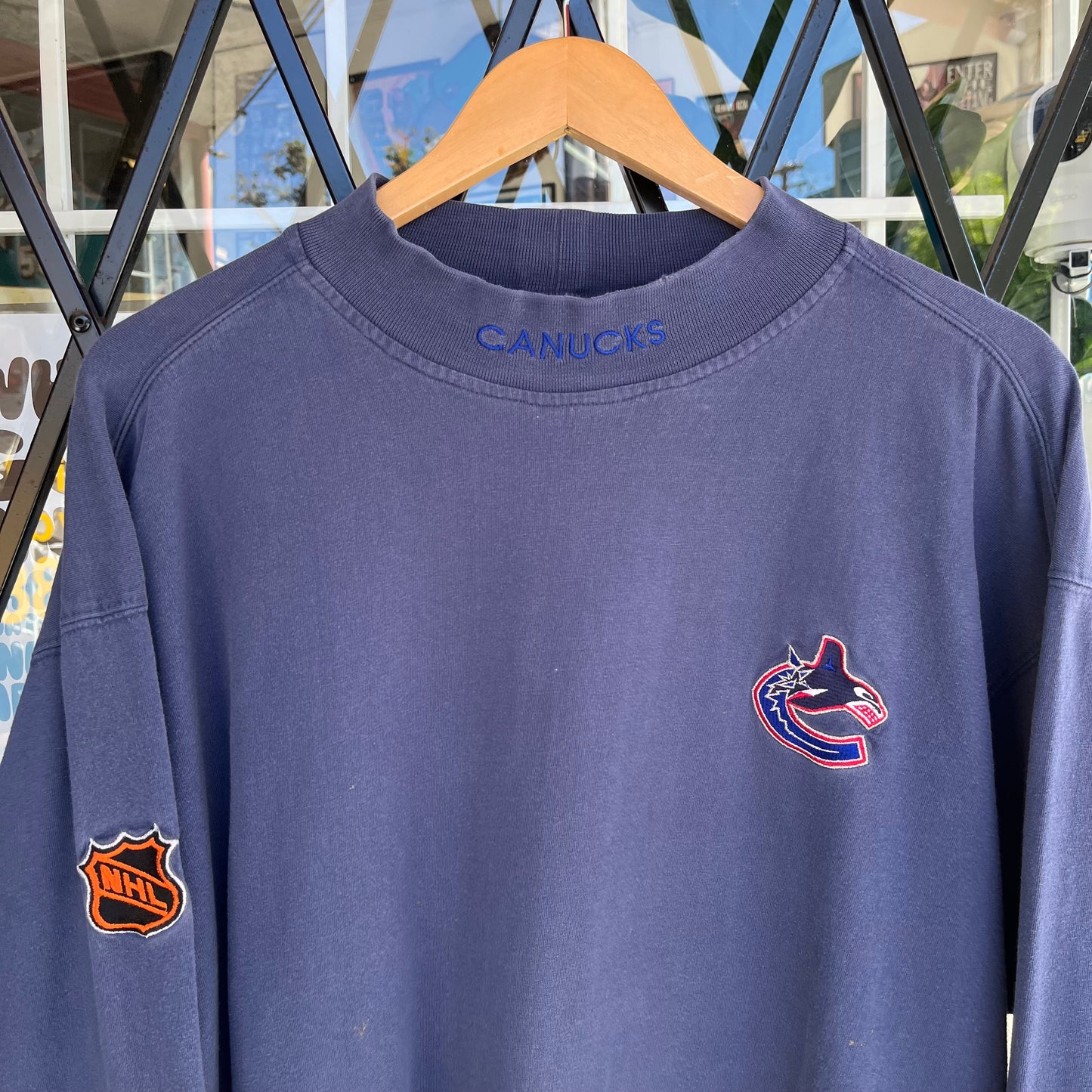 Vintage Starter Vancouver Canucks Mock Neck Long Sleeve - Size XL