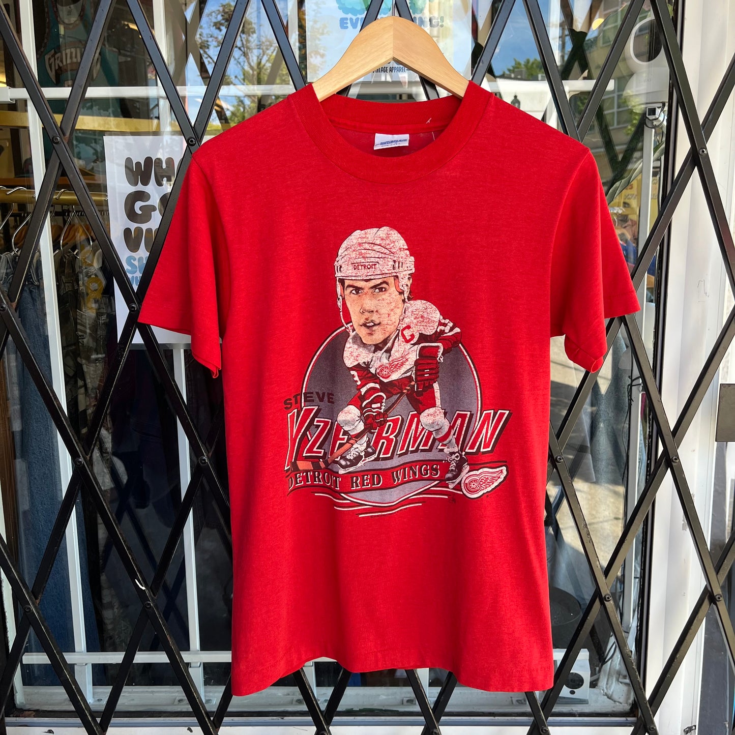 1989 Salem Steve Yzerman Redwings Bobblehead Tee - Size M