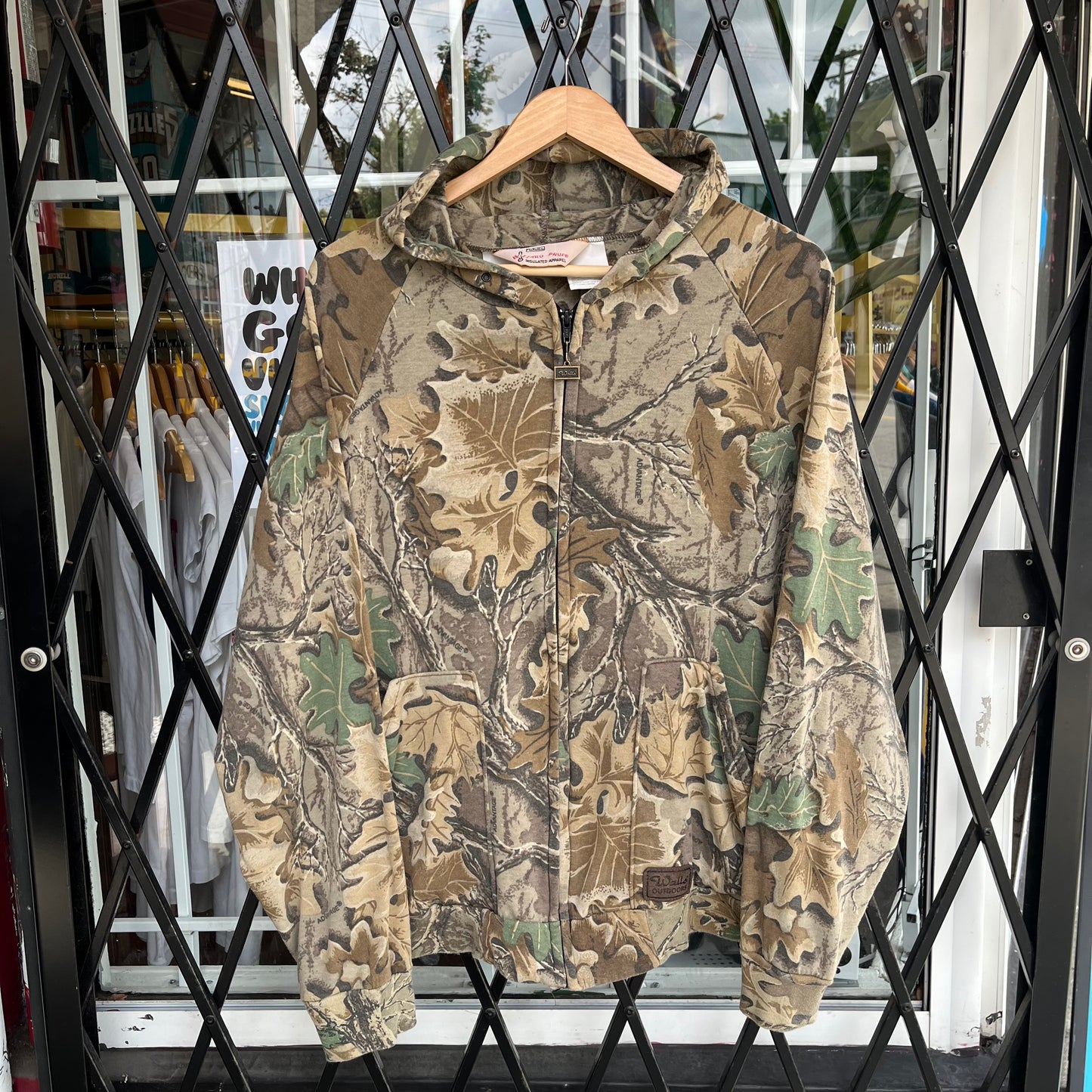 Vintage Walls Real Tree Light Hoodie - Size XL