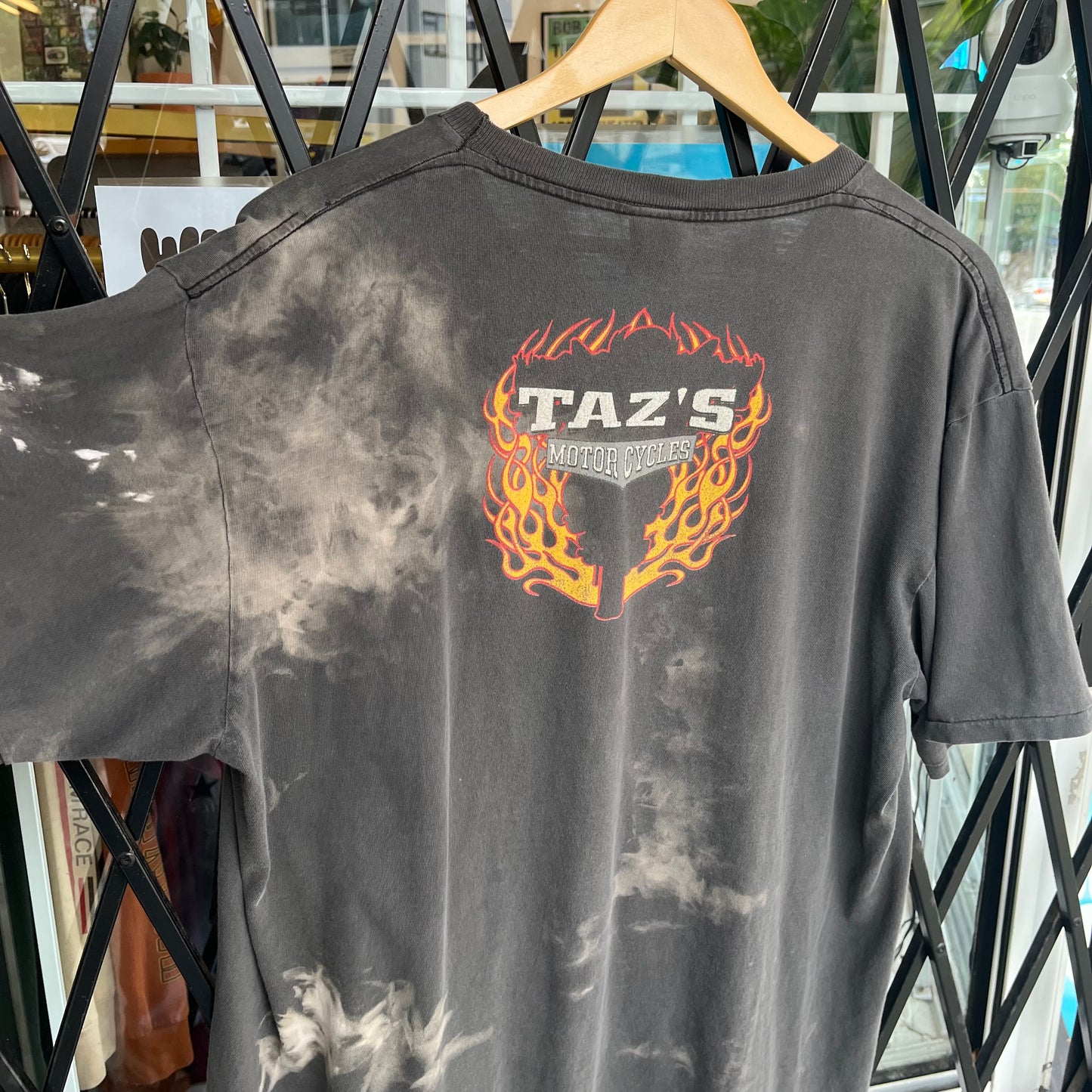 Distressed 1997 Harley Davidson x Taz Tee - Size XL