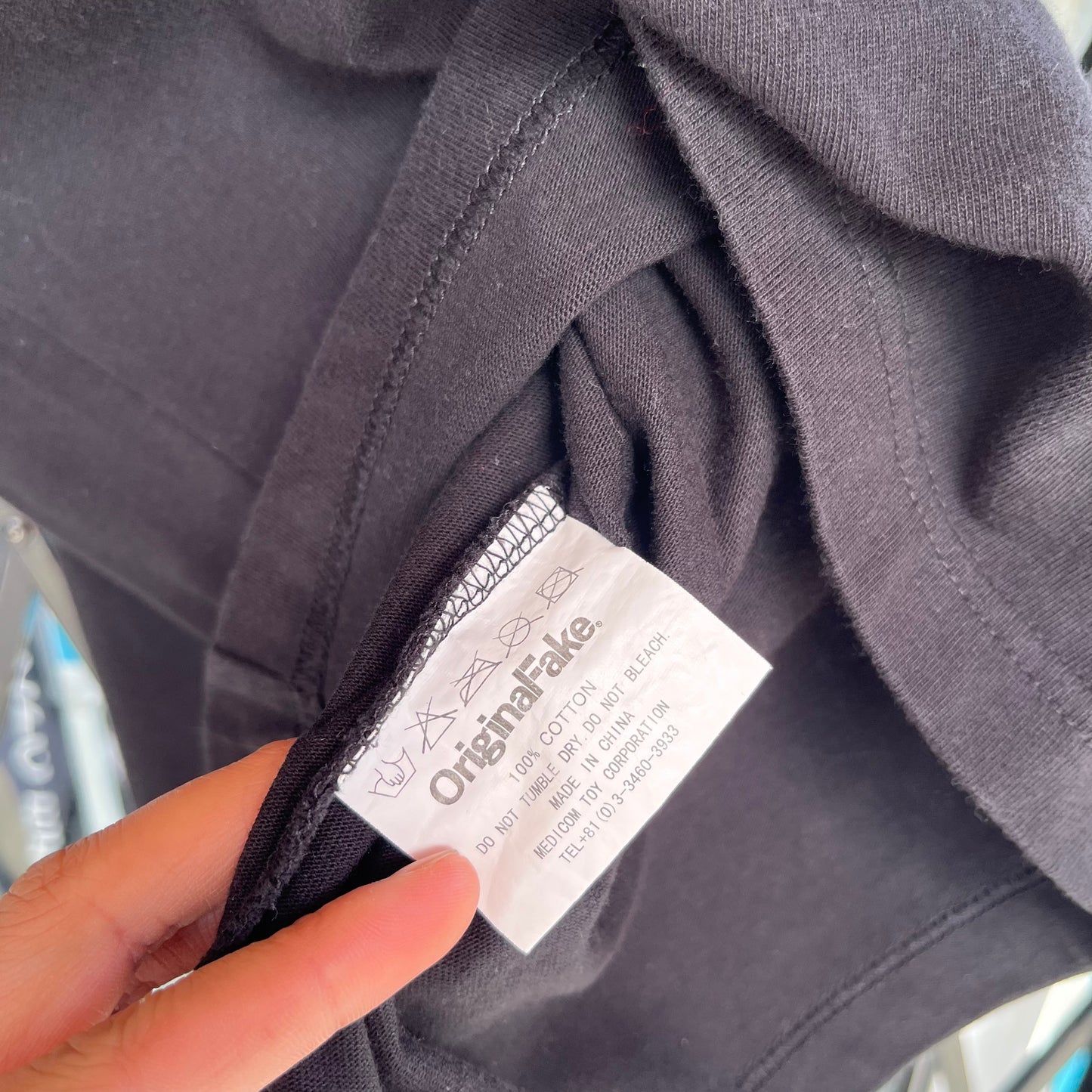 OriginalFake Kaws Tee - Size 3