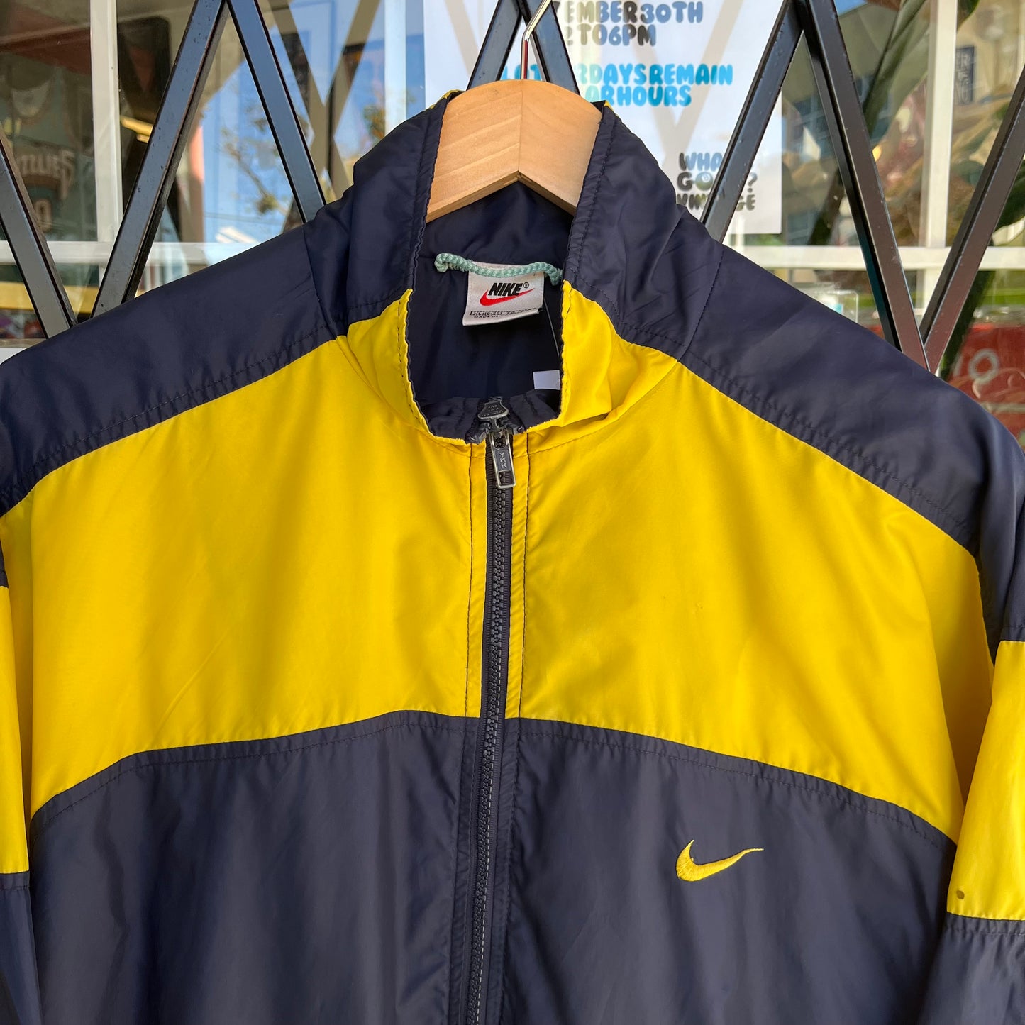 Vintage Nike Windbreaker - Size Youth XL