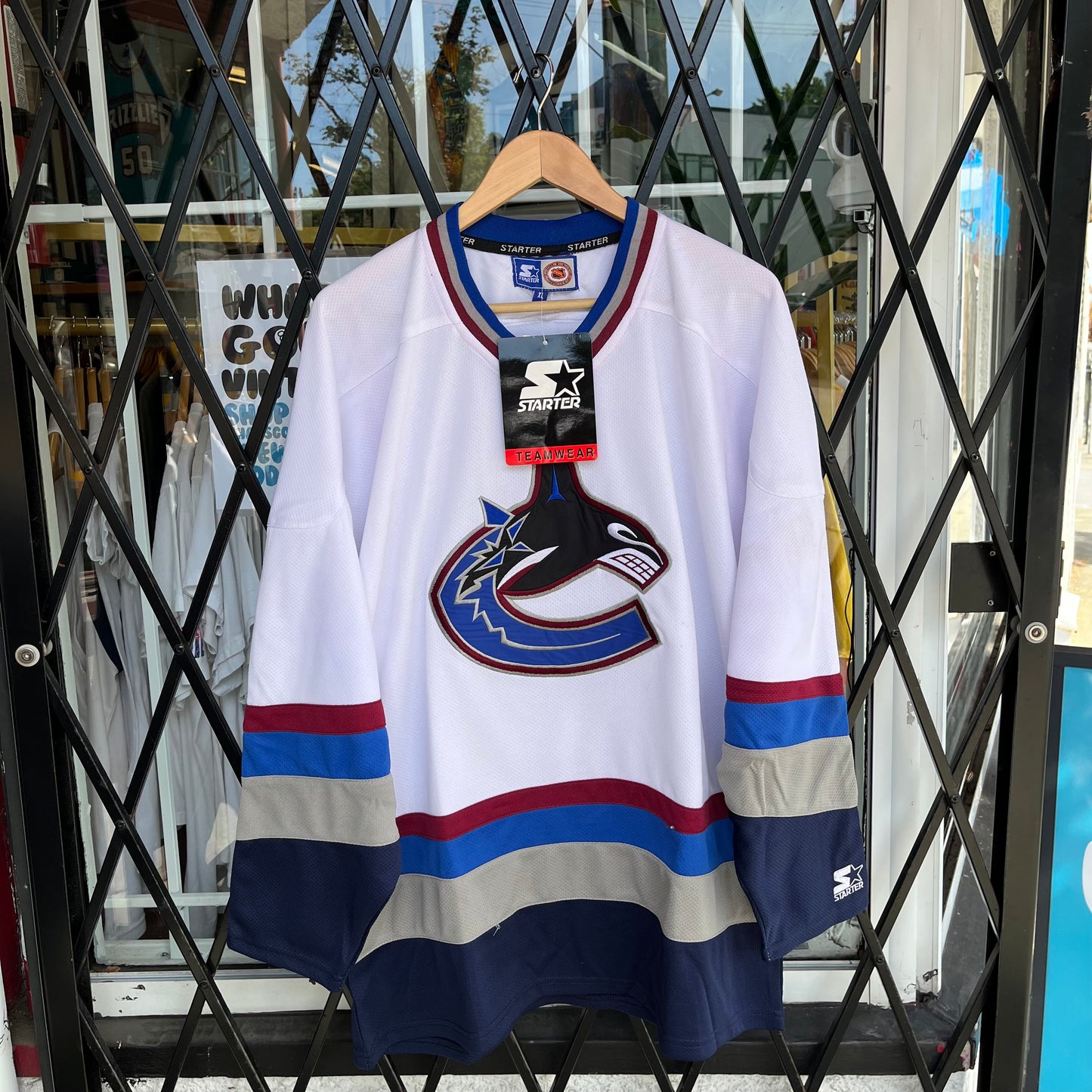 Vintage Starter Vancouver Canucks Jersey - Size XL