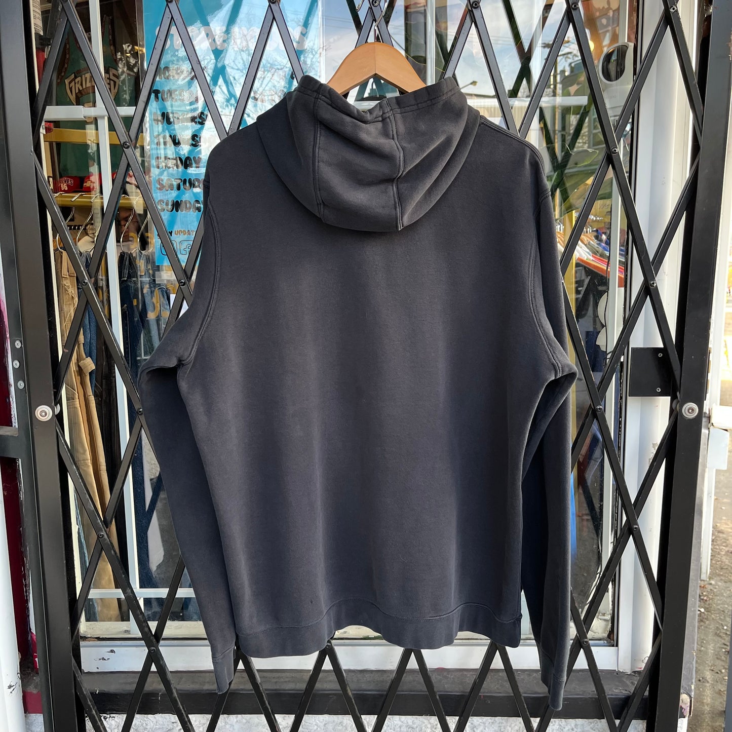 Nike Essential Hoodie - Size XL