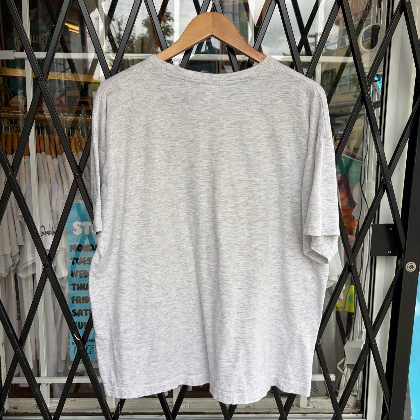 Vintage University of South Pacific Tee - Size XL