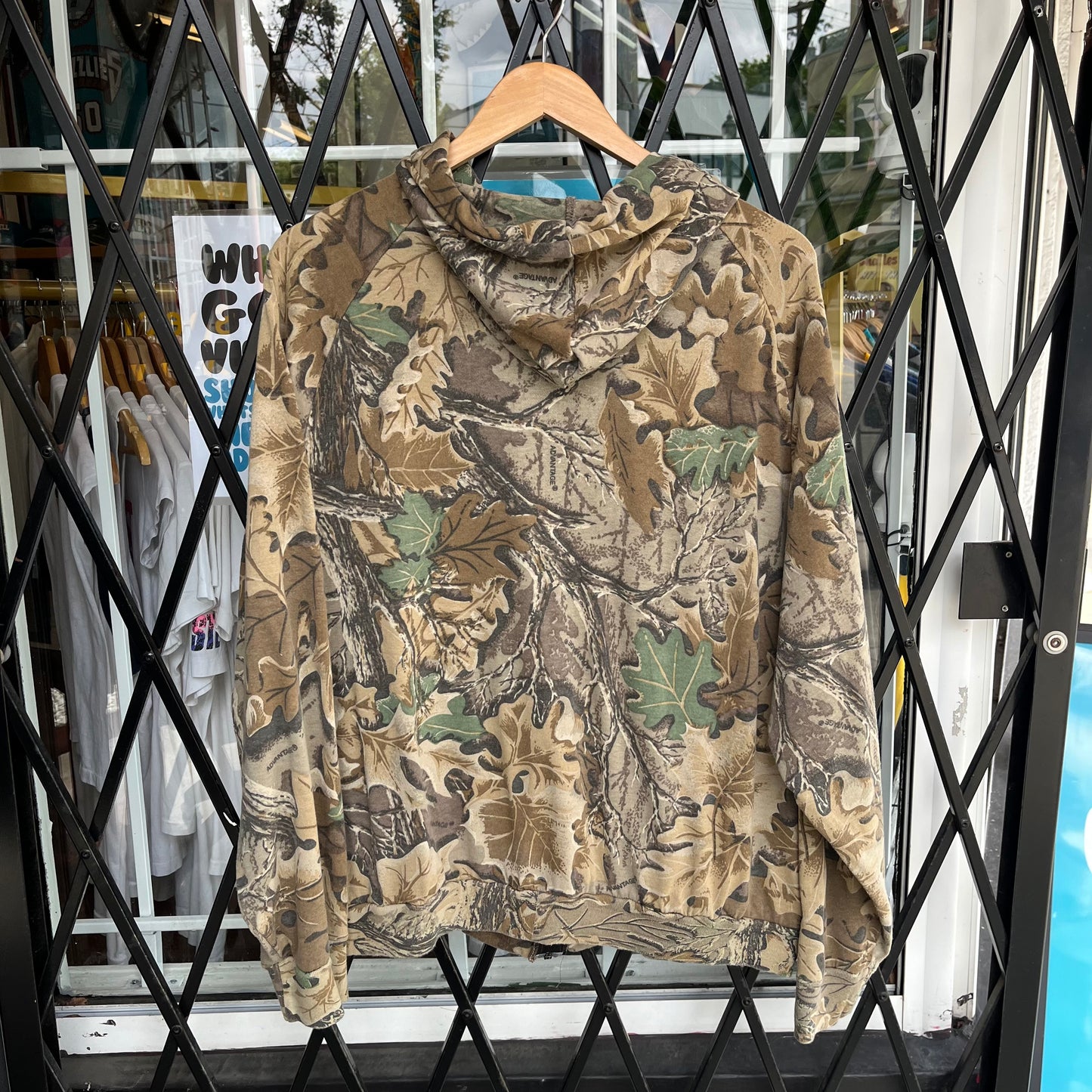 Vintage Walls Real Tree Light Hoodie - Size XL