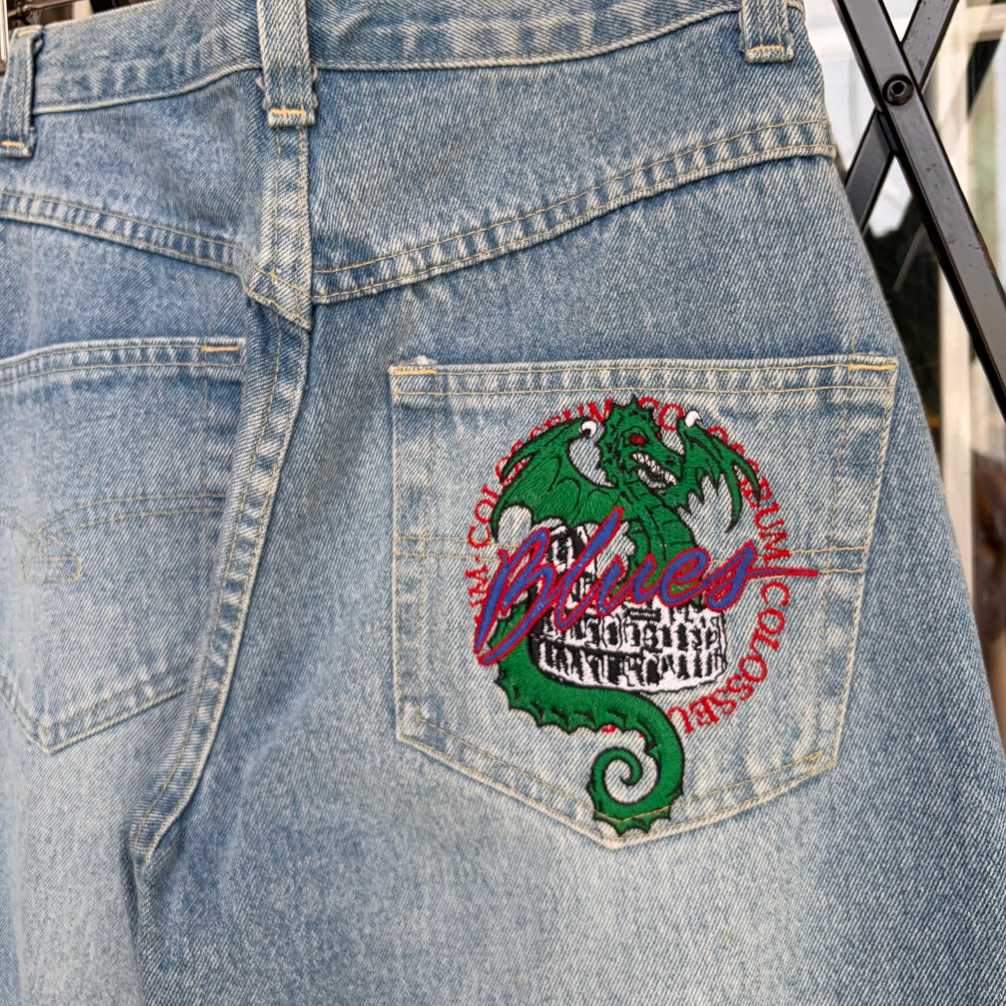 Vintage Colosseum Embroidered Dragon Denim Pants - Size 28W x 32L