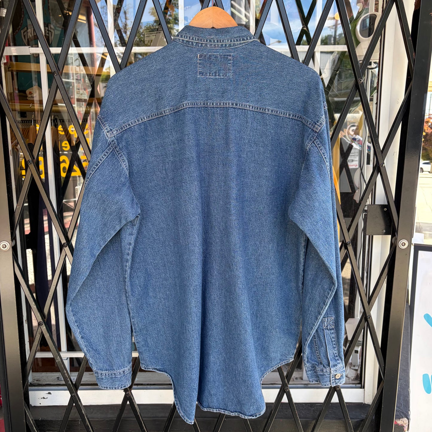 Vintage Levi’s Denim Button Up Shirt - Size M