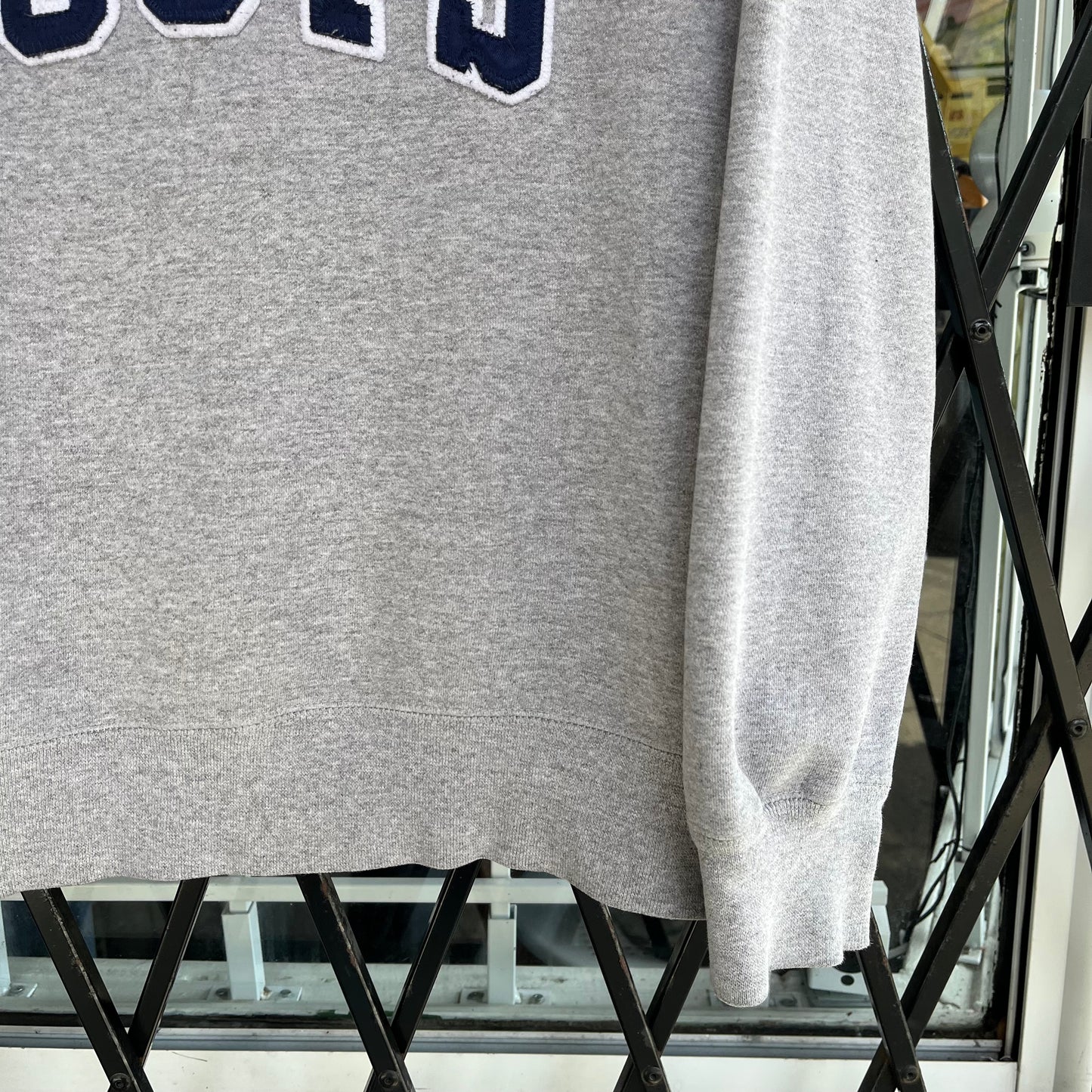 Vintage Roots Basic Crewneck - Size M