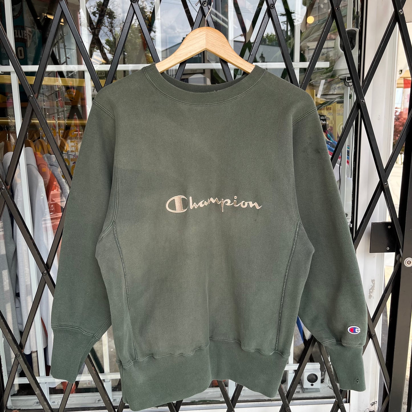 Vintage Champion Reverse Weave Crewneck - Size M